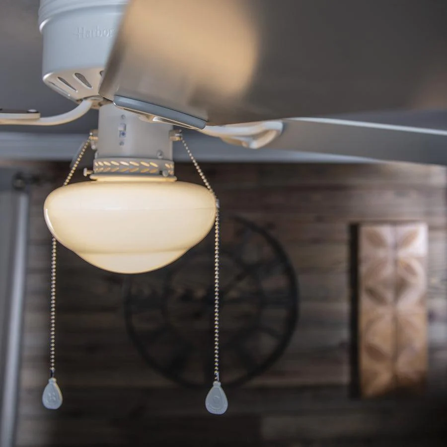 Harbor Breeze Armitage 42-in White LED Indoor Flush Mount Ceiling Fan (4-Blade)