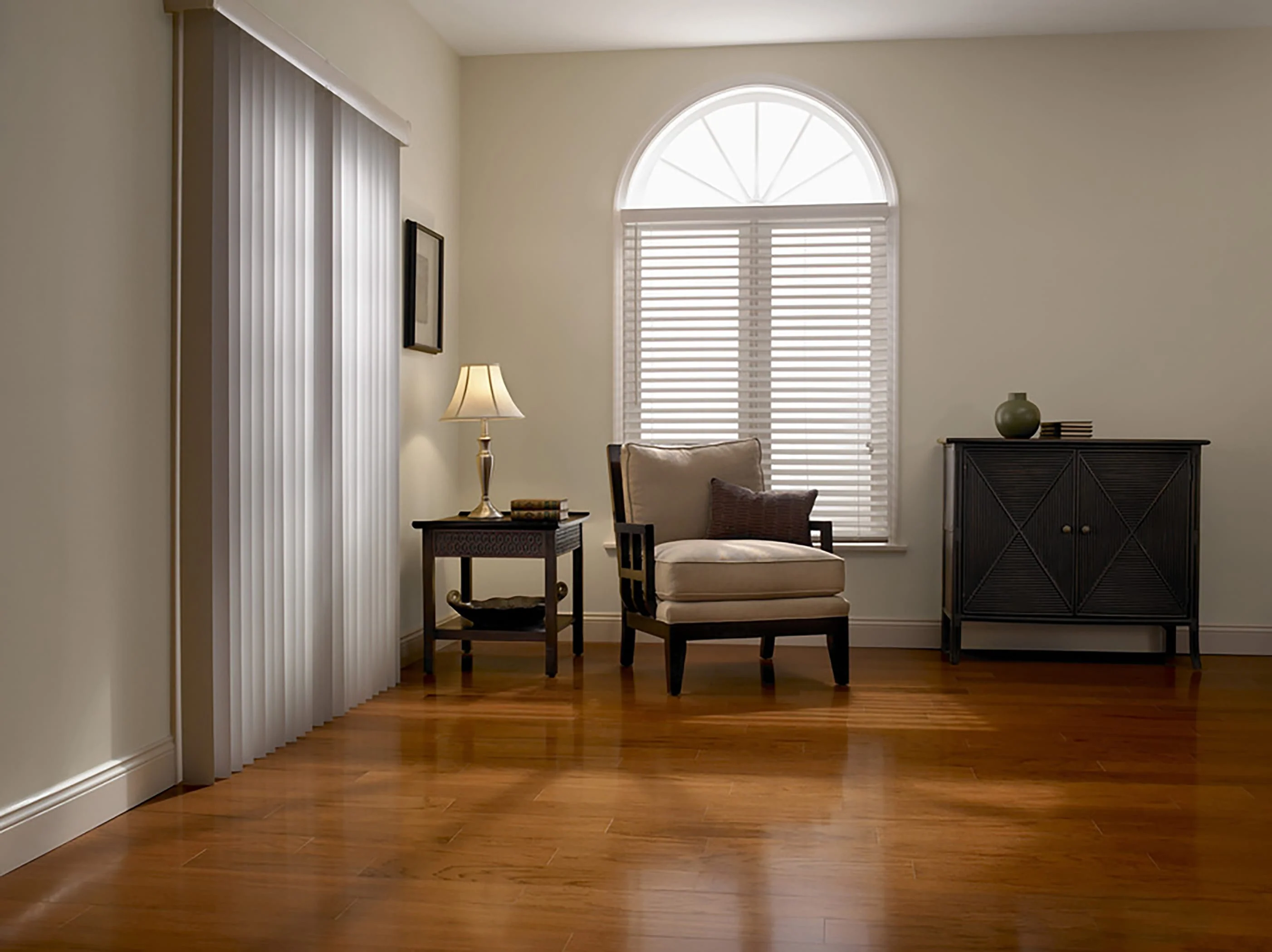 Project Source Room Darkening Vertical Blinds, Cordless, White Vinyl, 3.5-in Slats, 66-in W x 84-in L - Image 11