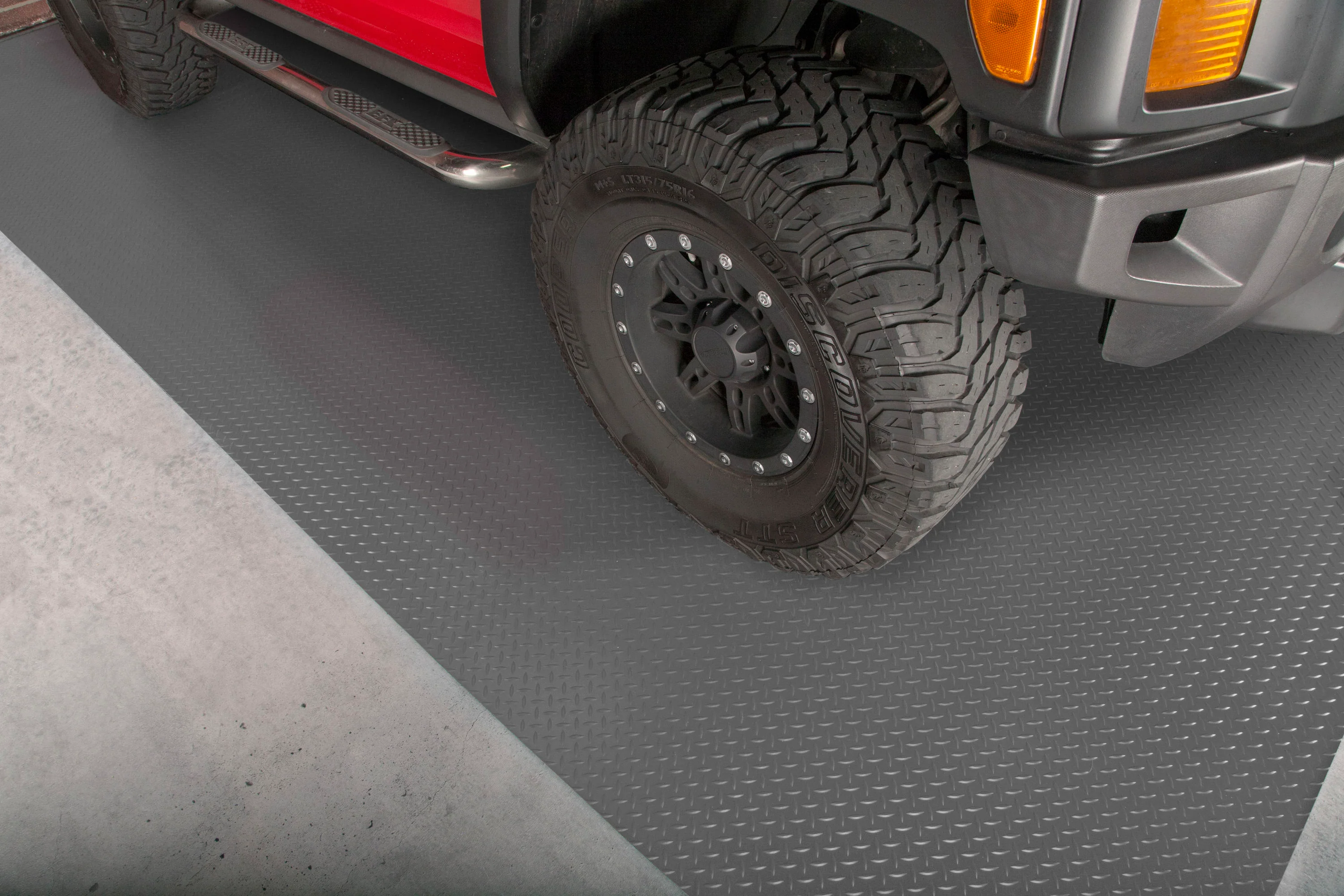 G-Floor Diamond Tread 8-1/2-ft x 22-ft Slate Grey Diamond Plate Garage Floor Roll - Image 4