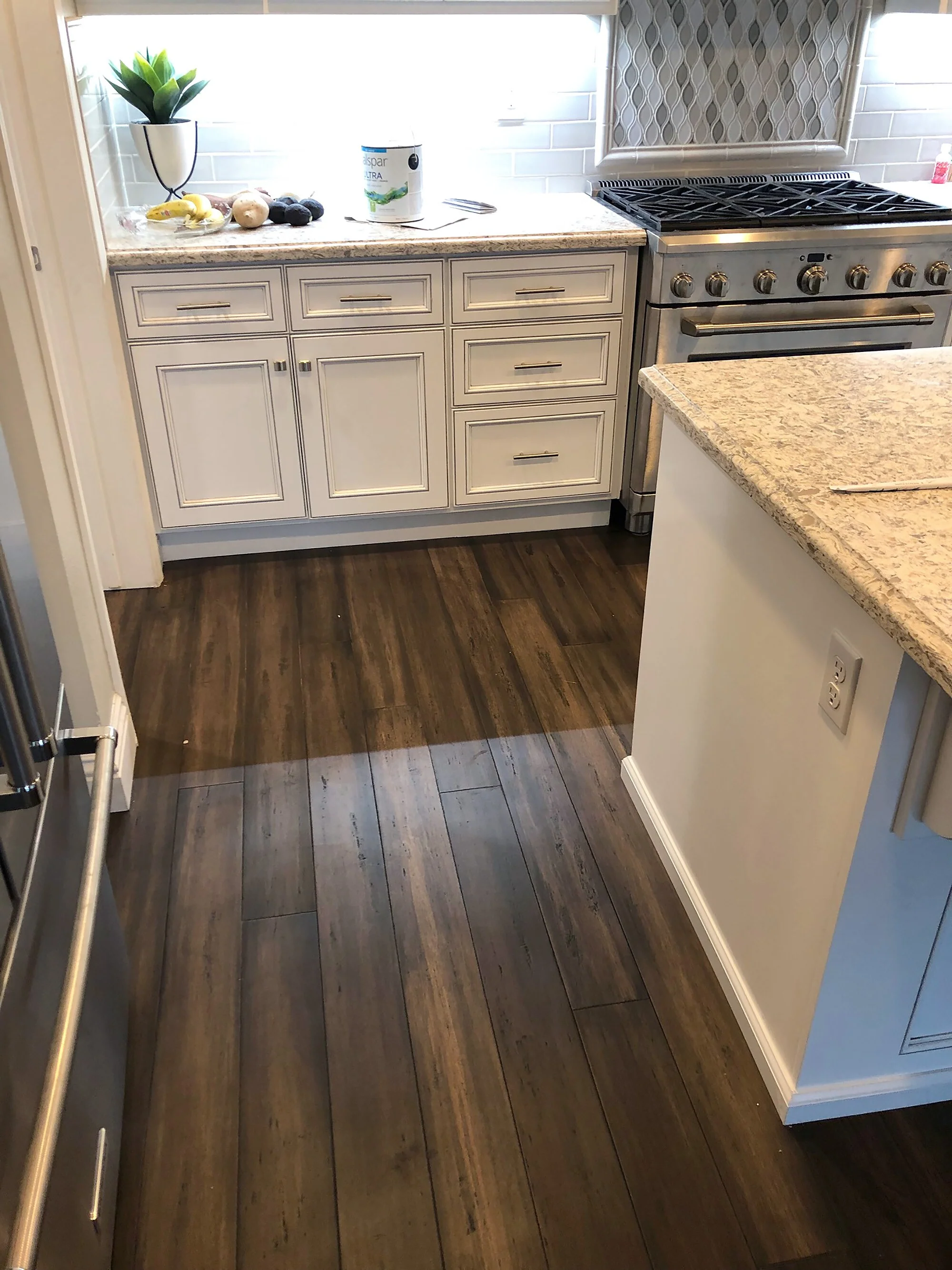 Cali Bamboo Fossilized 5.5-in Treehouse Bamboo Distressed Solid Hardwood Flooring (26.98-sq ft) - Image 6