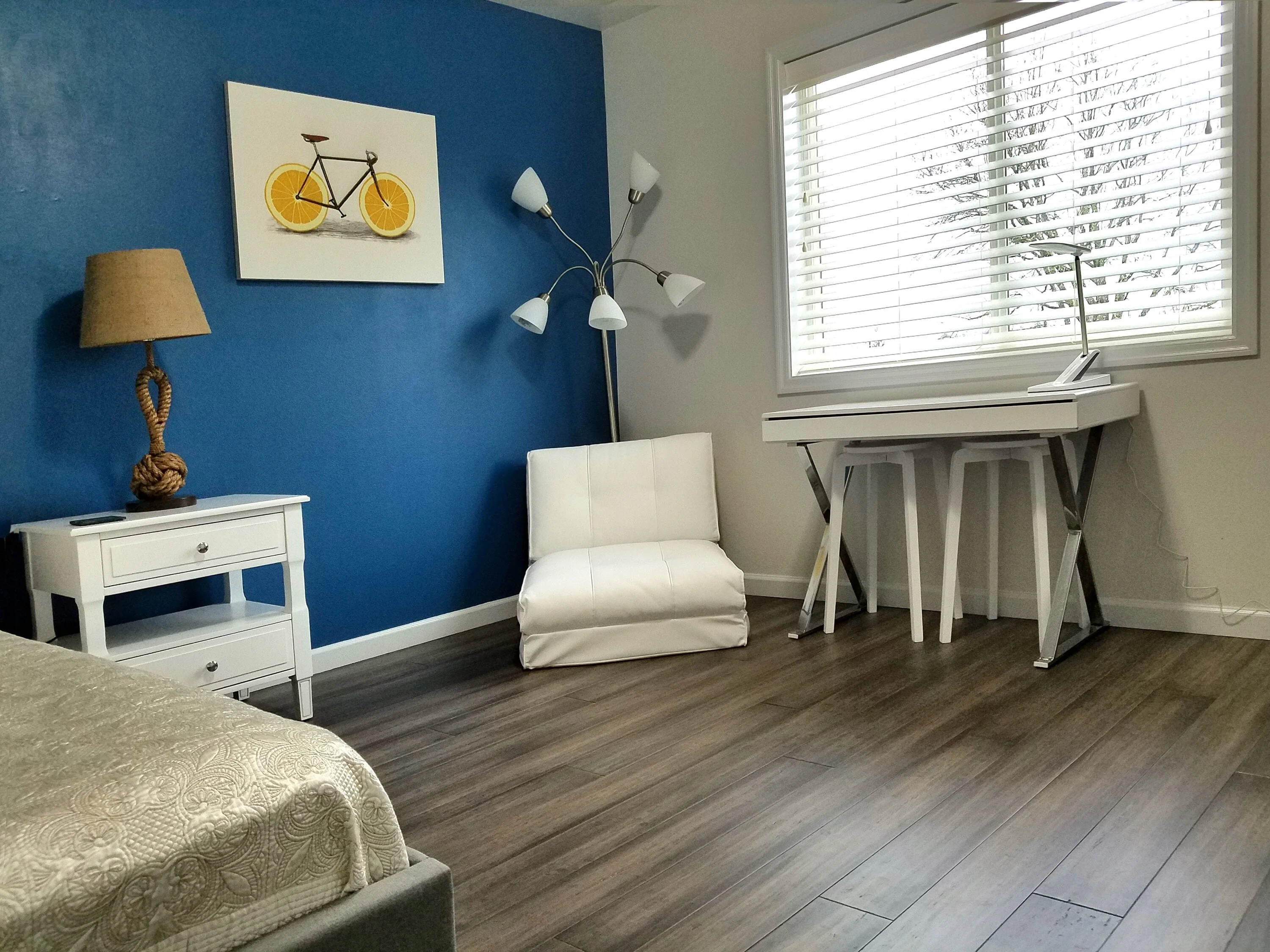Cali Bamboo Fossilized 5.375-in Boardwalk Bamboo Handscraped Solid Hardwood Flooring (26.89-sq ft) - Image 7