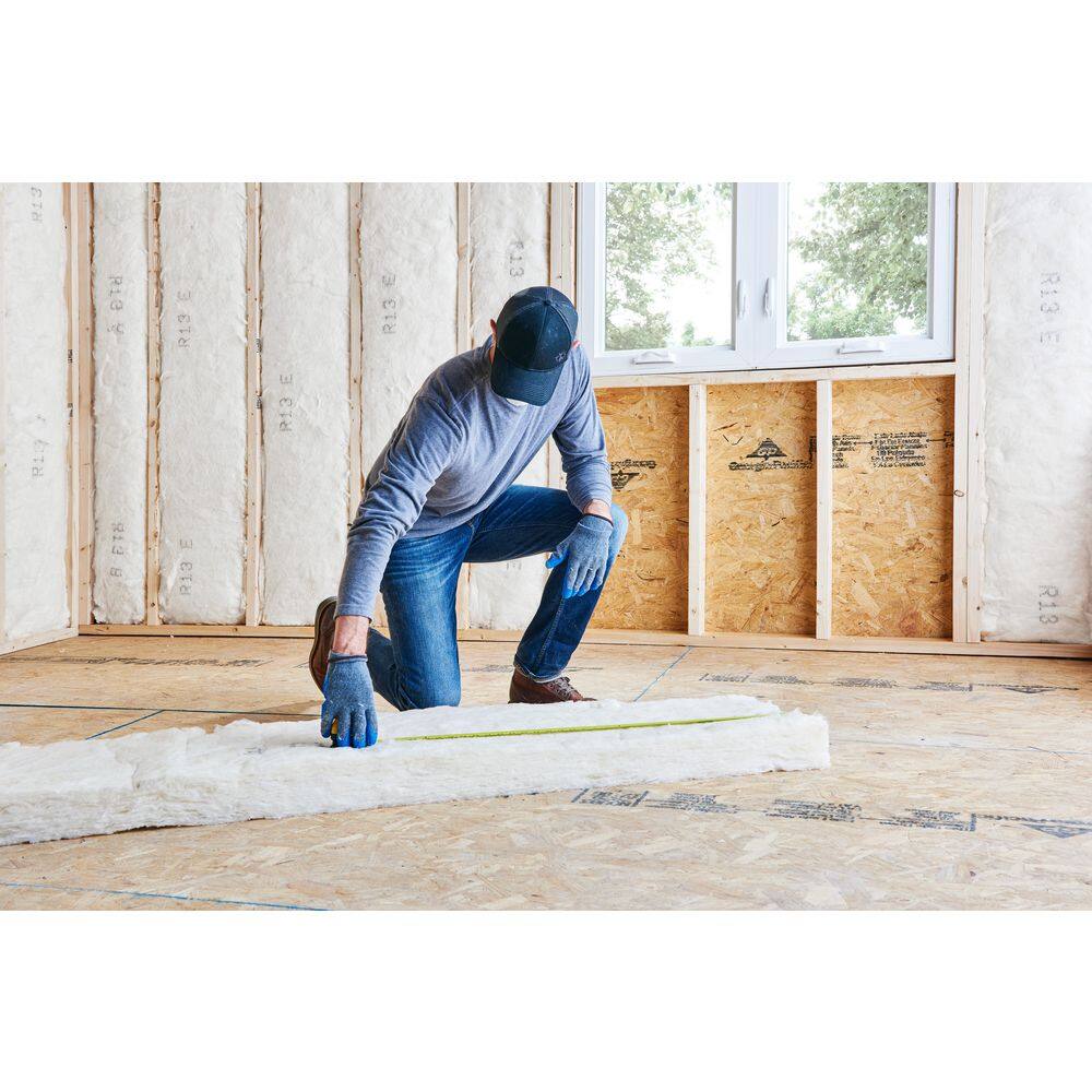 CertainTeed InsulPure R-38 Kraft Faced Fiberglass Batt Insulation 24 in. x 48 in. (8-Piece, 64 sq-ft) - Image 4