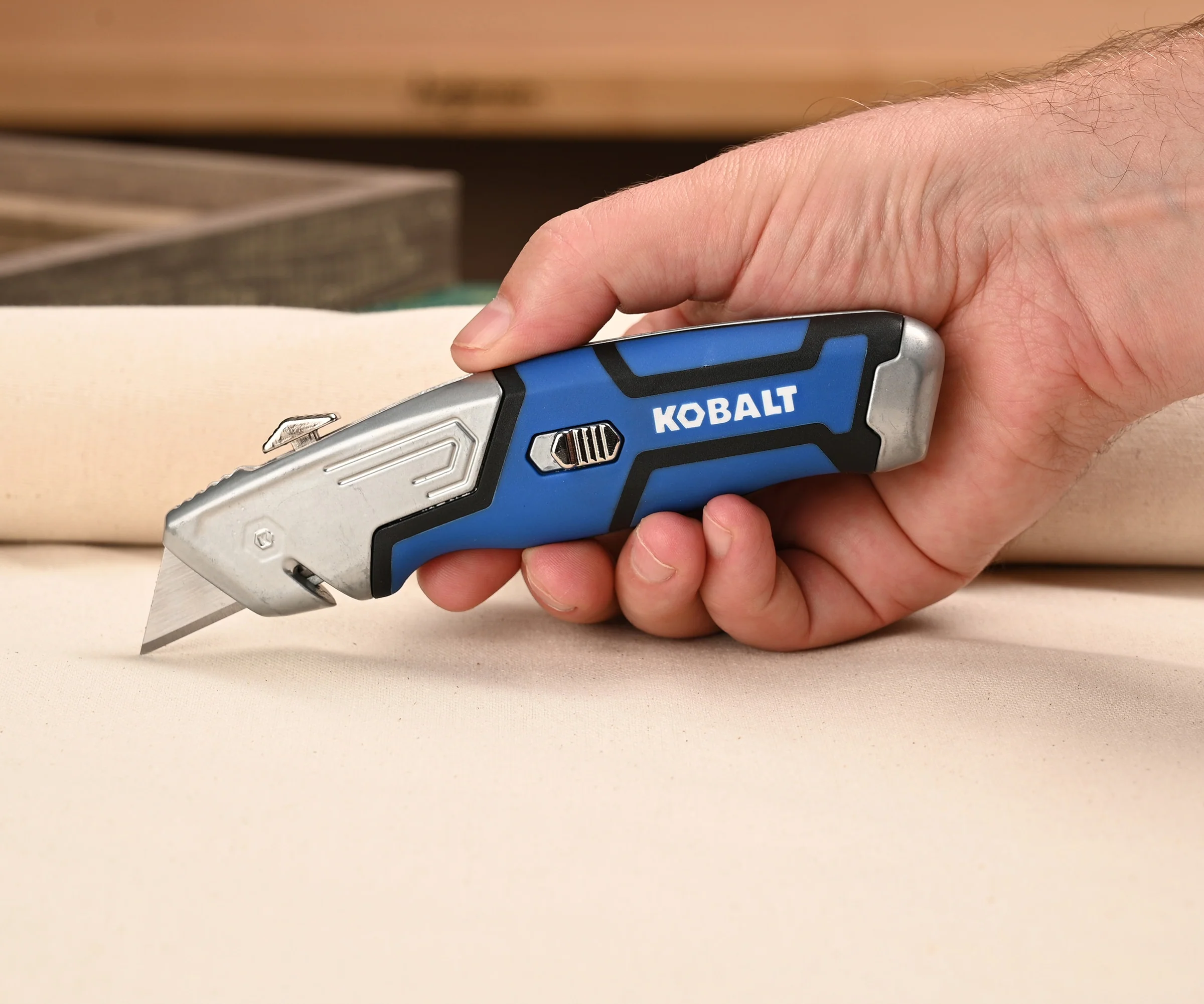 Kobalt 3-Blade Retractable Utility Knife with On-Tool Blade Storage, 3/4-in Blade Width - Image 5