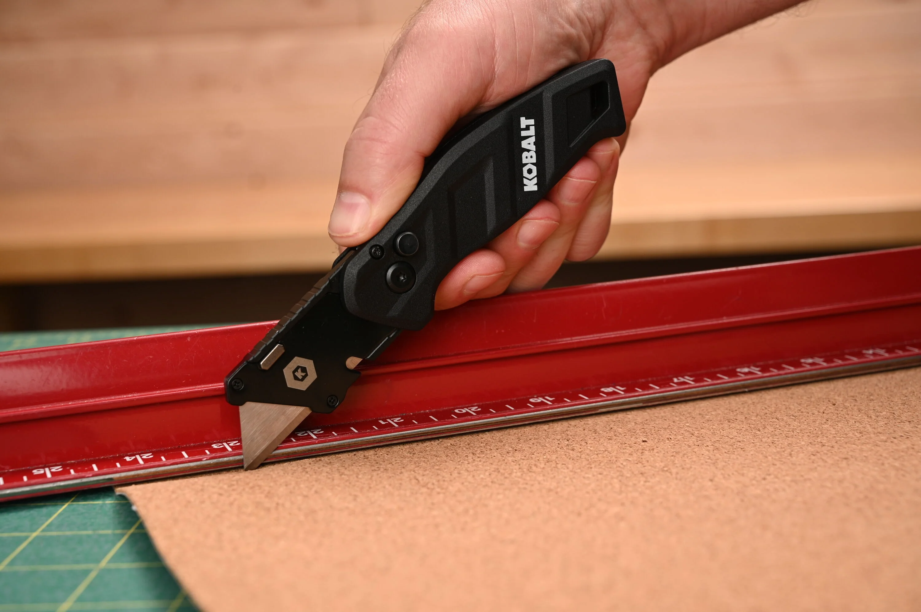 Kobalt Speed Release 3/4-in Folding Utility Knife, 10 Blades, On-Tool Storage - Image 5