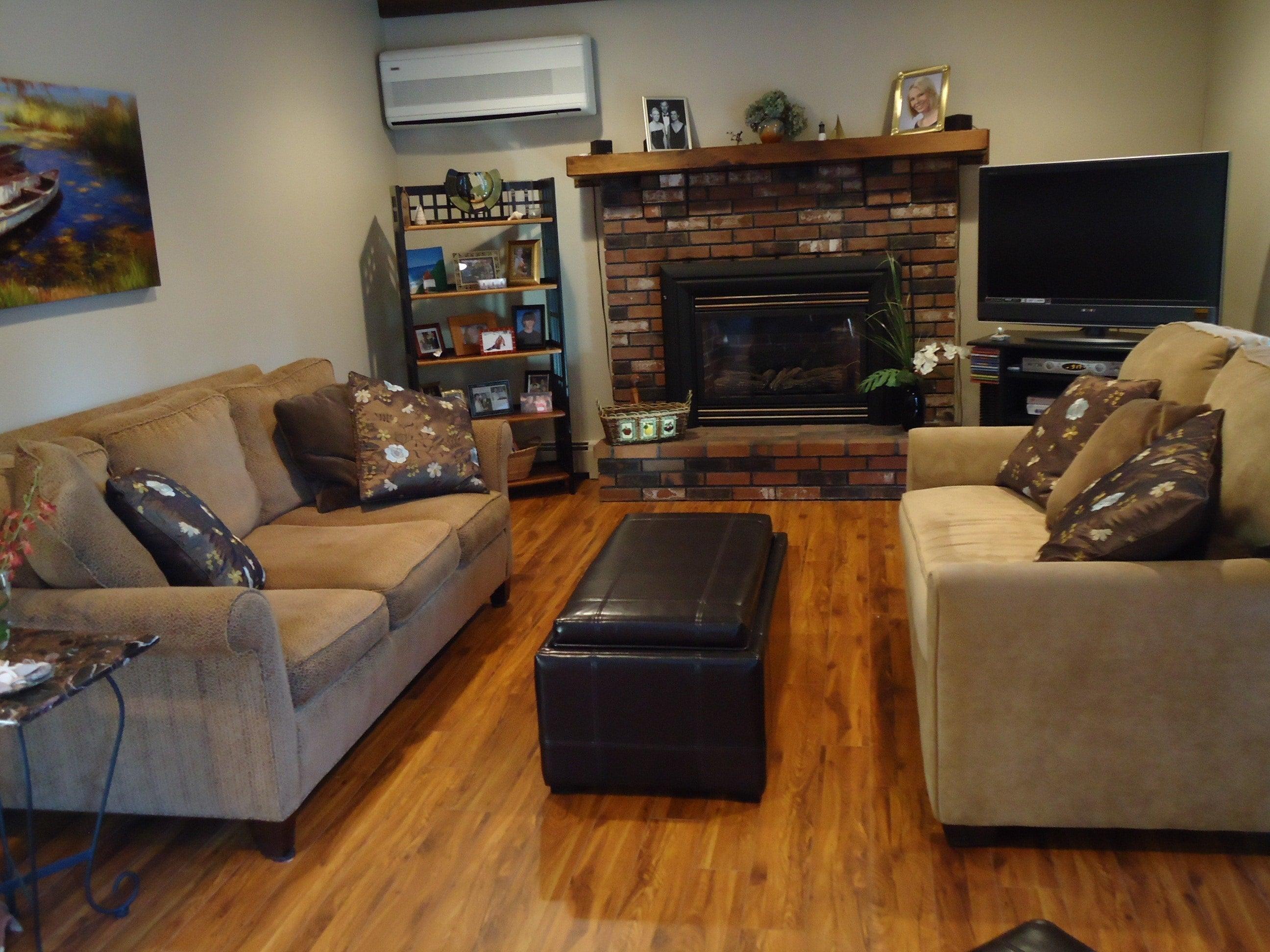 BuildDirect Savannah Cherry 12mm 48" X 5" Laminate Flooring (16.6sq. ft. per box) - Image 10