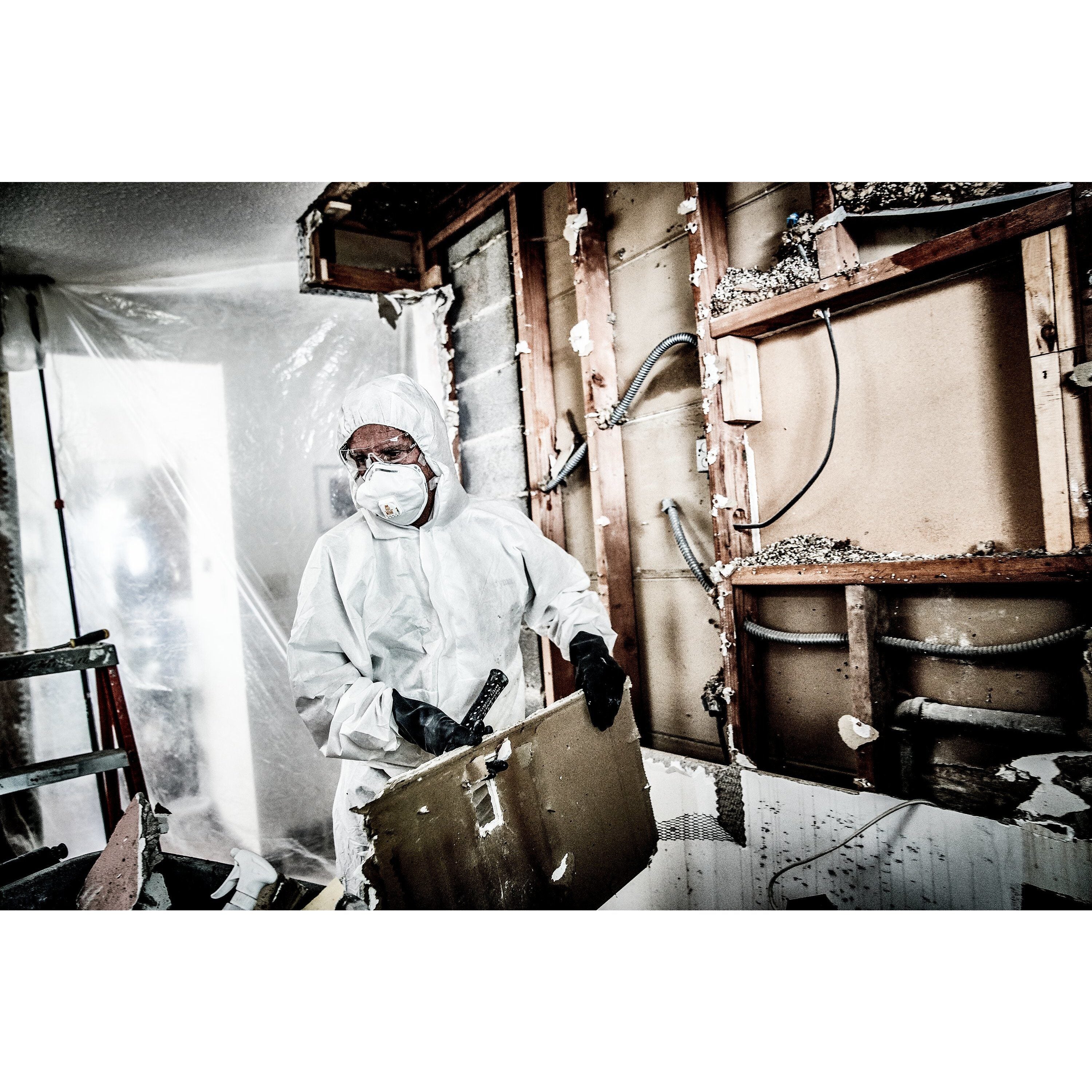 3M 8233 N100 Disposable Sanding & Fiberglass Valved Respirator - Image 6