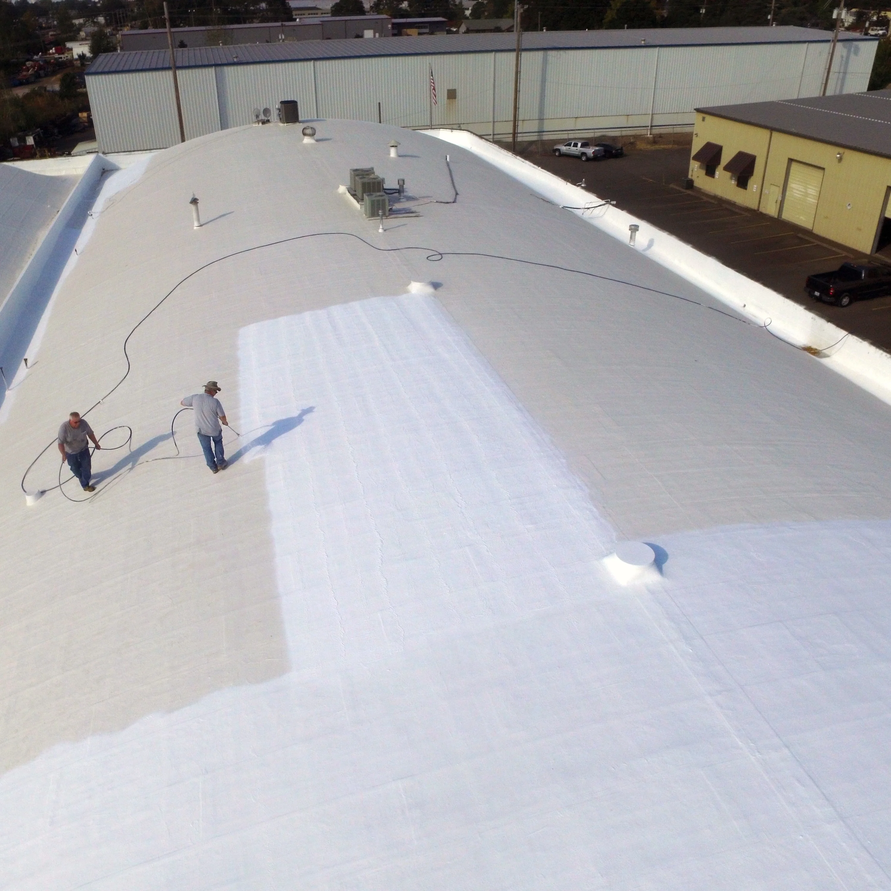 AMES Maximum-Stretch 1-Gallon White Elastomeric Reflective Roof Coating & Sealant – 1-Year Limited Warranty - Image 6
