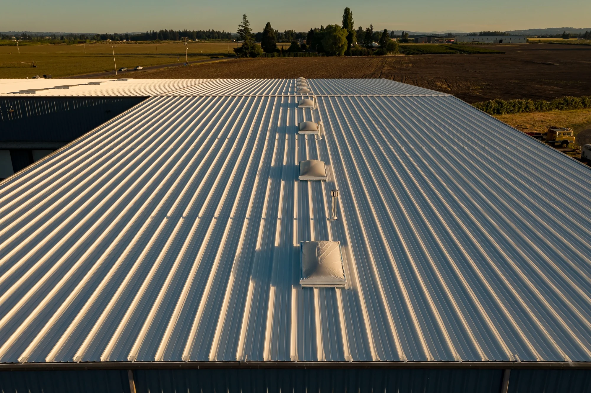 AMES Maximum-Stretch 1-Gallon White Elastomeric Reflective Roof Coating & Sealant – 1-Year Limited Warranty - Image 8