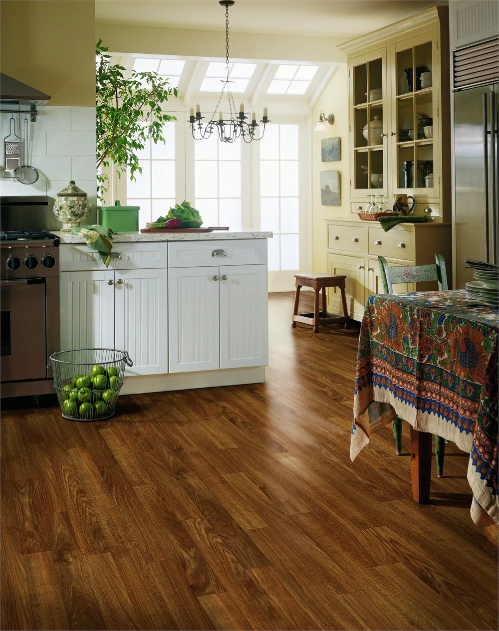 Armstrong Flooring Pickwick Landing I 12-ft W Cut-to-Length Bear Path Oak Dark Brown Wood Look Low-Gloss Finish Sheet Vinyl - Image 4