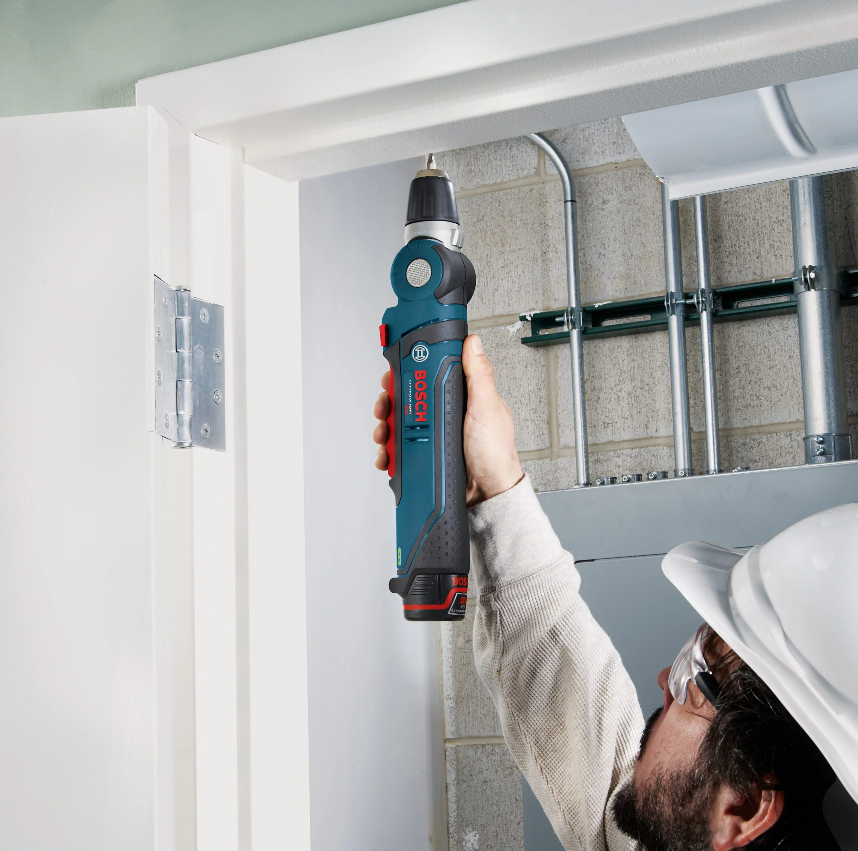 Bosch 12V Max 3/8-in Pivoting-Head Cordless Drill/Driver Kit with Charger and 1 Battery - Image 8