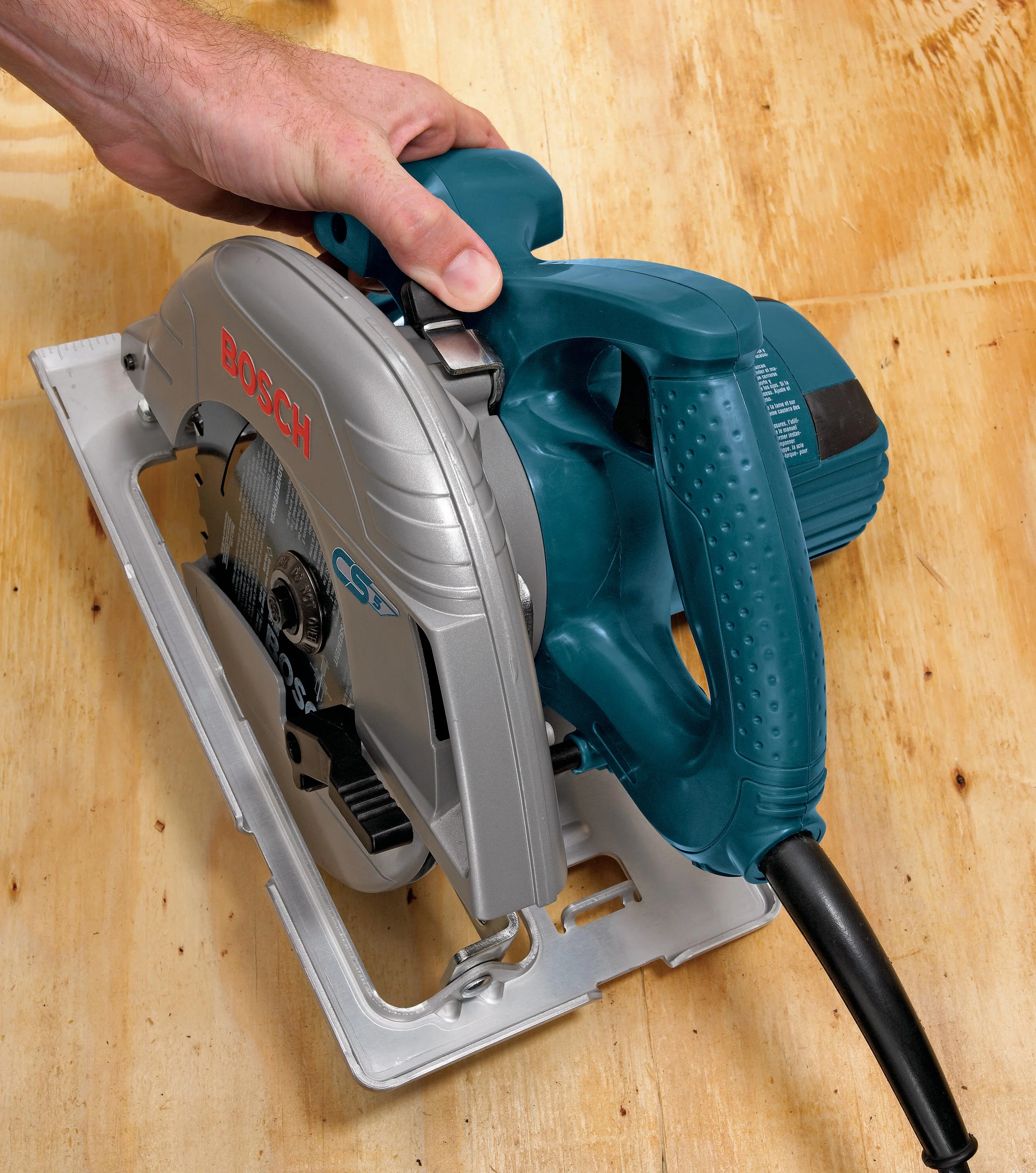 Bosch 15-Amp 7-1/4-in Corded Circular Saw with Steel Shoe (CS5) - Image 6