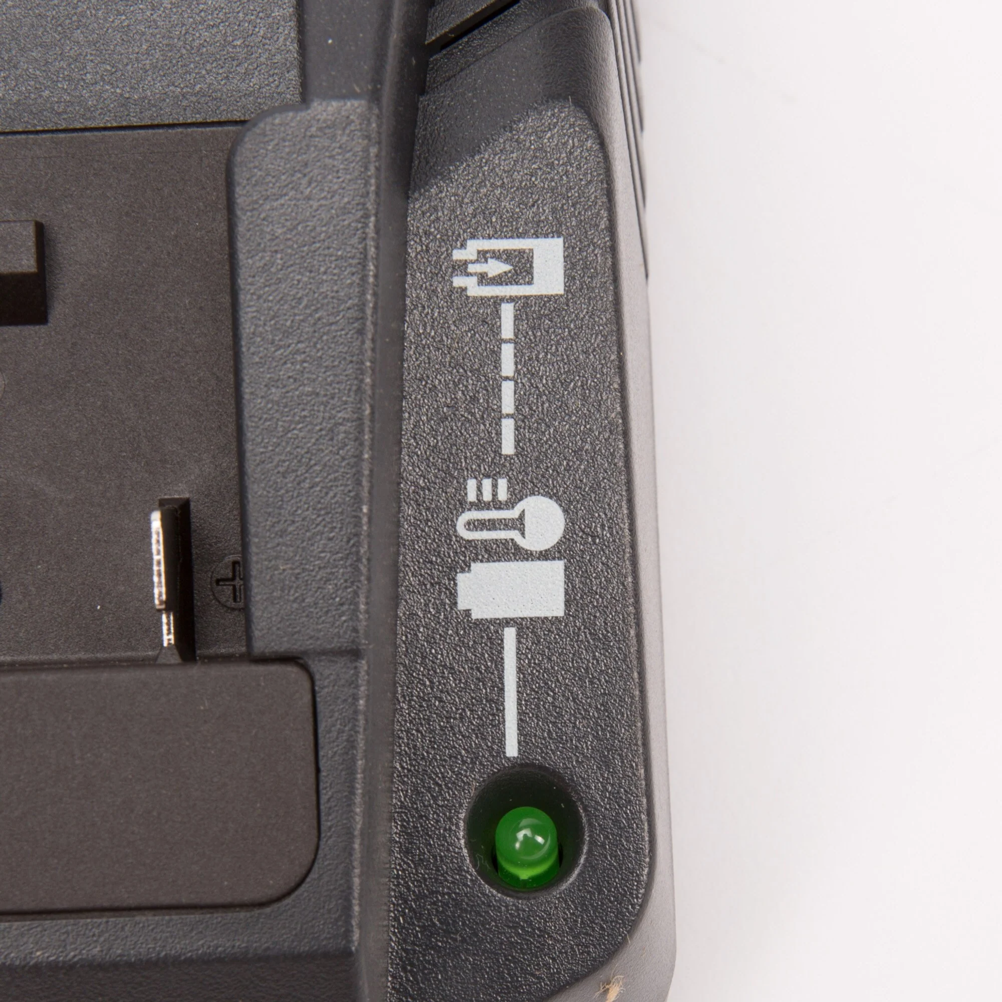 Bosch 18-Volt 3 Amp-Hour Lithium Power Tool Battery (Charger Included) - Image 4
