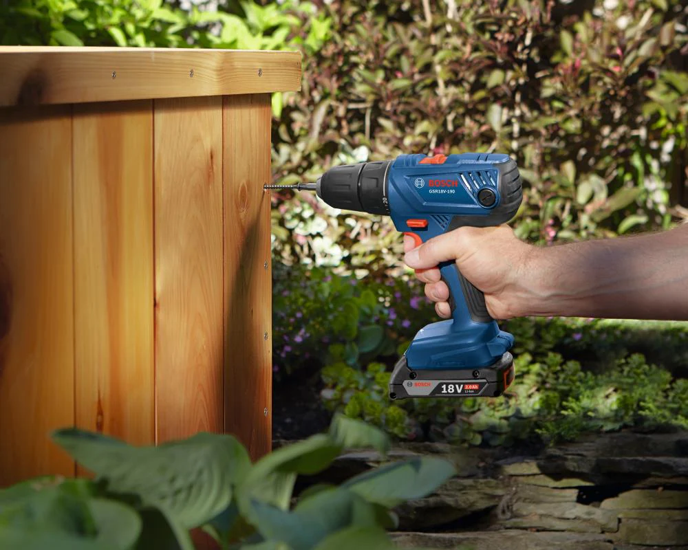 Bosch 18V 2-Tool Cordless Combo Kit with Soft Case, Charger and (2) 2.0Ah Batteries – GXL18V-26B22 - Image 4