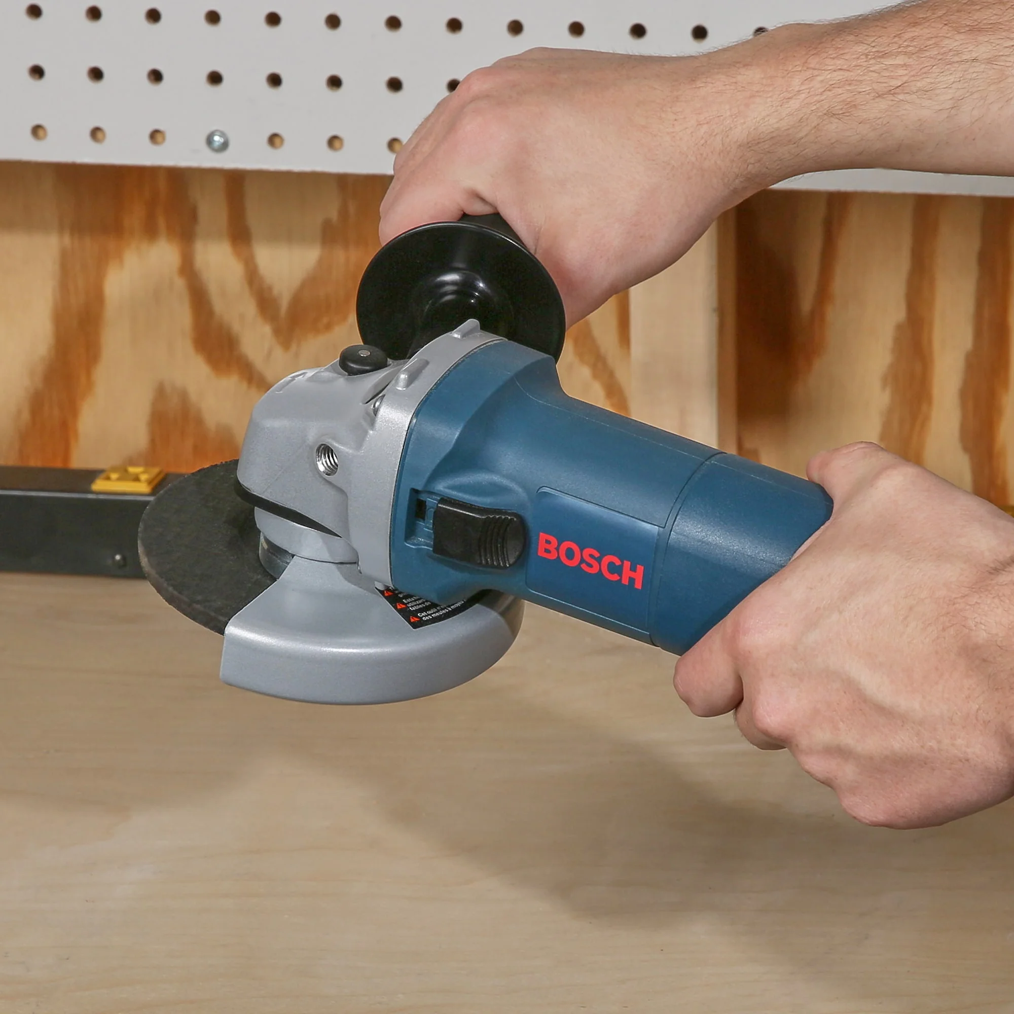 Bosch 4-1/2-in 6-Amp Sliding Switch Corded Angle Grinder, 11,000 RPM, 1375A - Image 6