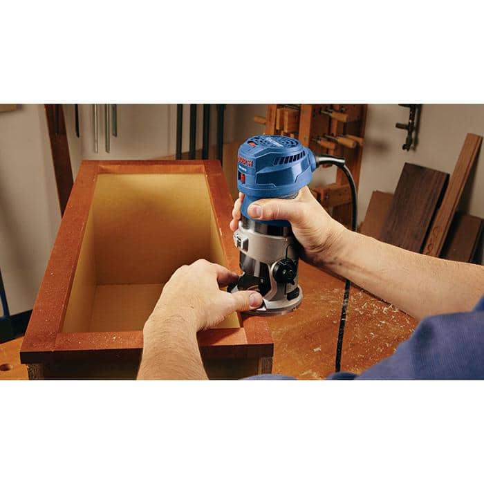 Bosch 7 Amp 1-1/4 HP Variable Speed Fixed-Base Palm Corded Router Kit, GKF125CEK - Image 6