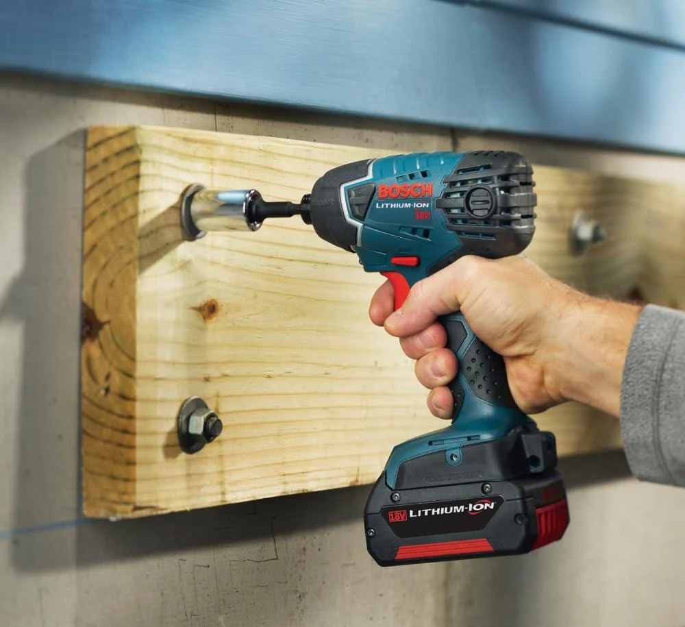 Bosch CLPK222-181 18V 2-Tool Combo Kit with Hammer Drill/Driver & 1/4-in Impact Driver, 2x 4.0Ah Batteries, Charger & Soft Case - Image 8