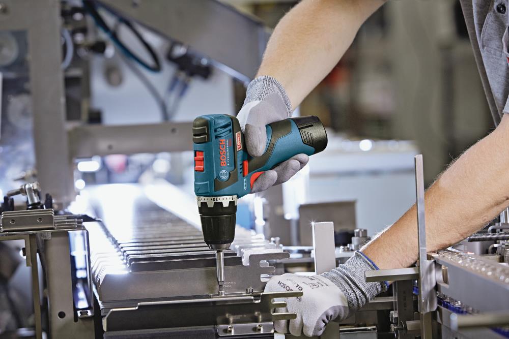 Bosch EC Brushless 12-Volt Max 3/8-in Brushless Cordless Drill/Driver Kit, PS32-02 (Charger and 2 Batteries Included) - Image 3
