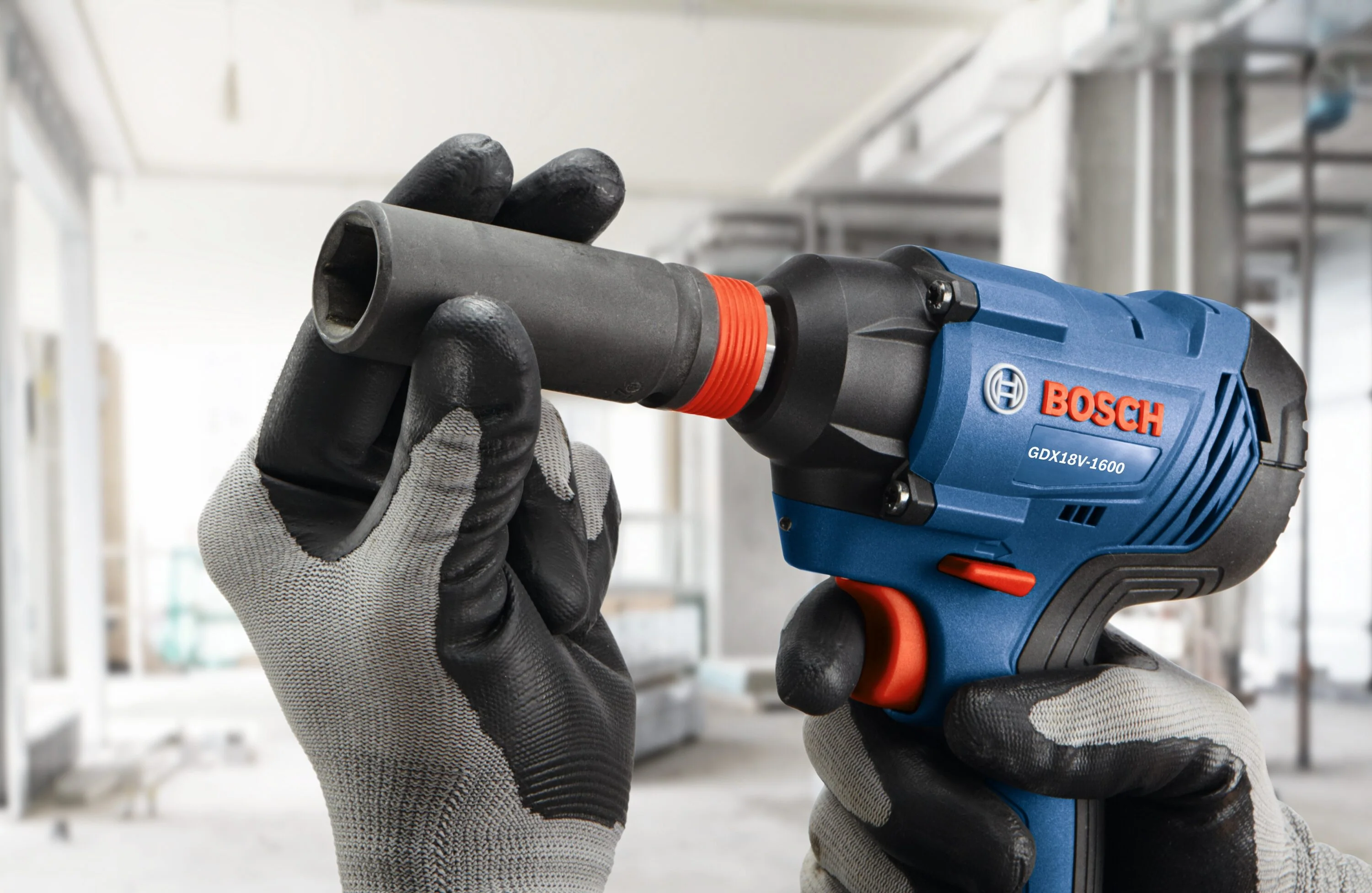Bosch Freak 18-Volt 1/4-in & 1/2-in Two-in-One Cordless Impact Driver Kit (1 Battery, Charger, Bag) - Image 4