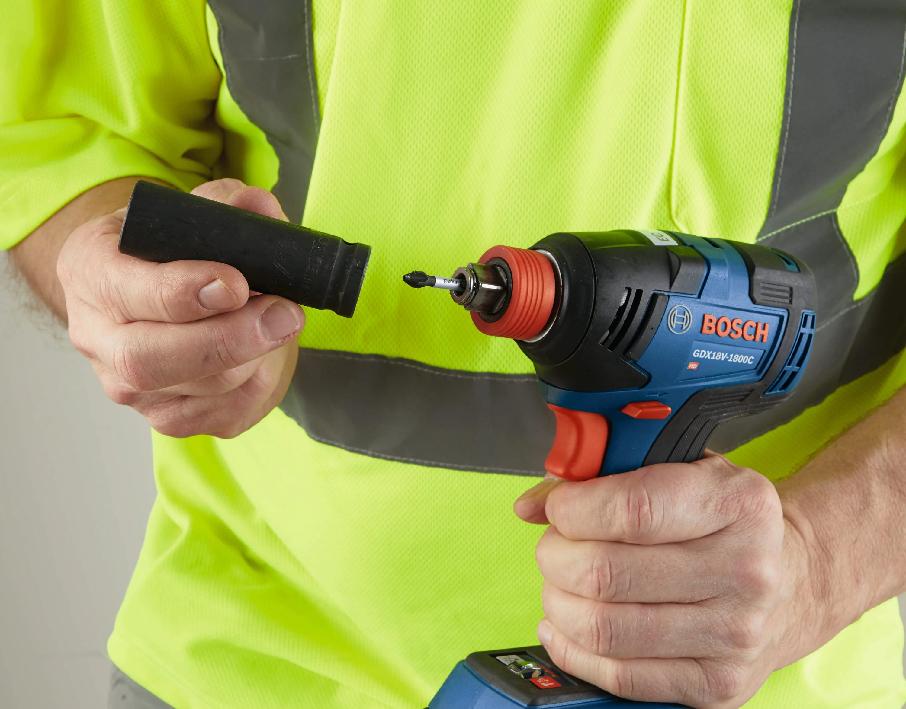 Bosch Freak CORE18V 1/2-in Two-In-One Brushless Cordless Impact Driver/Wrench Kit, Variable Speed, 4.0Ah Battery, Charger & Bag - Image 6