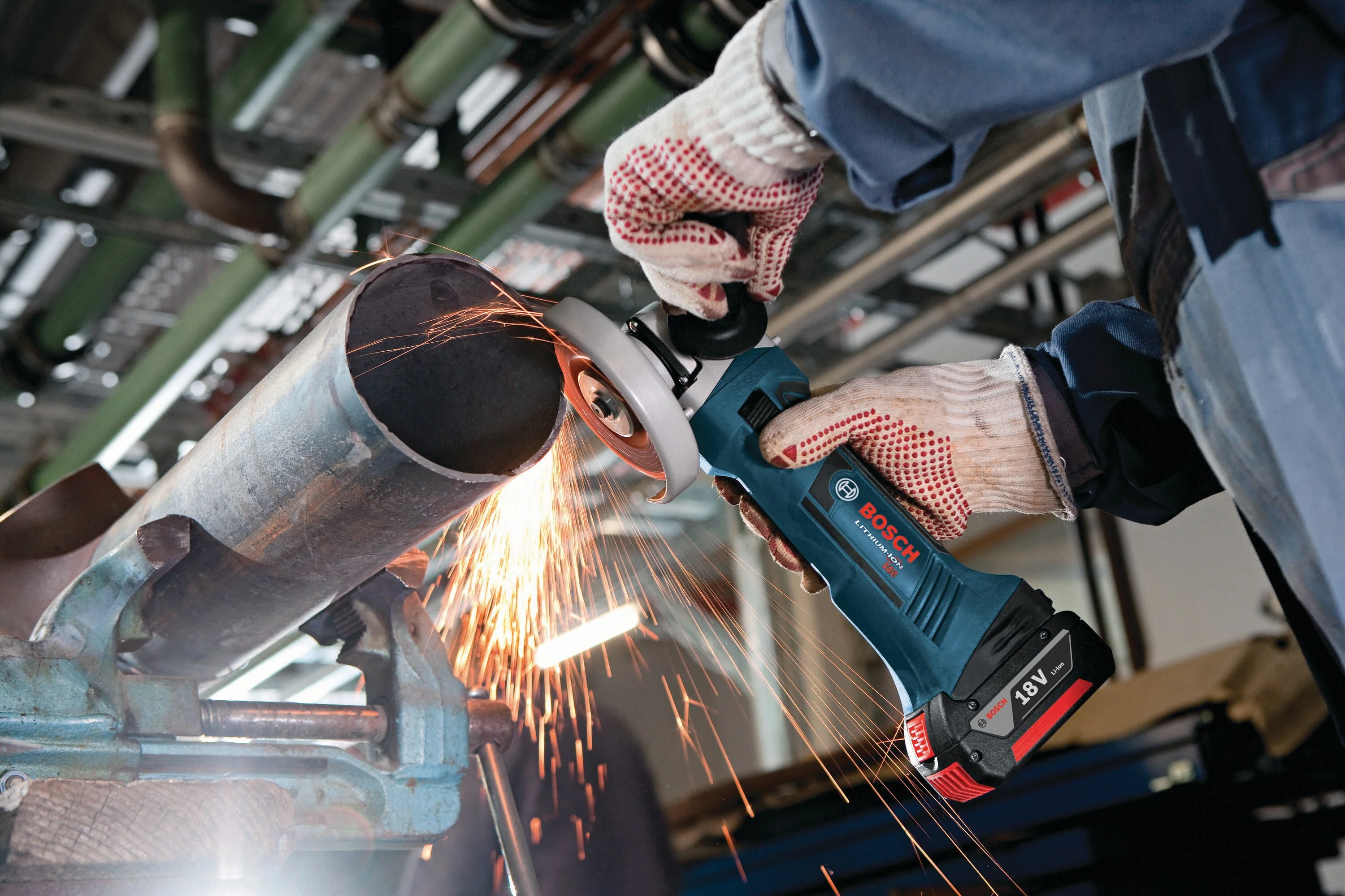 Bosch GWS18V-45 4.5-in 18-Volt Sliding Switch Cordless Angle Grinder (Tool Only) - Image 3
