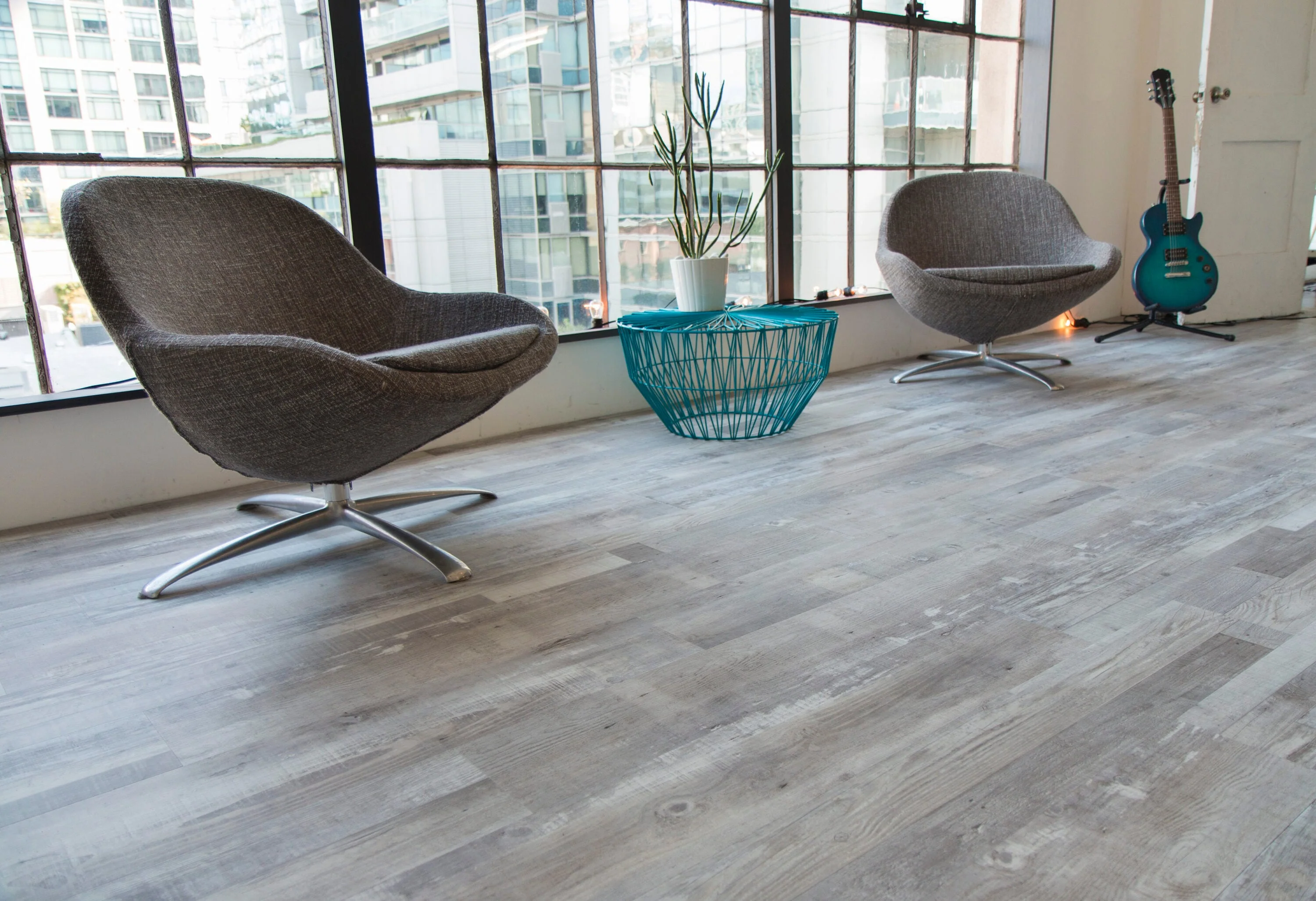 CALI Aqua Tough Gray Ash 20-mil x 7-3/32-in W x 48-in L Waterproof Interlocking Luxury Vinyl Plank Flooring - Image 2
