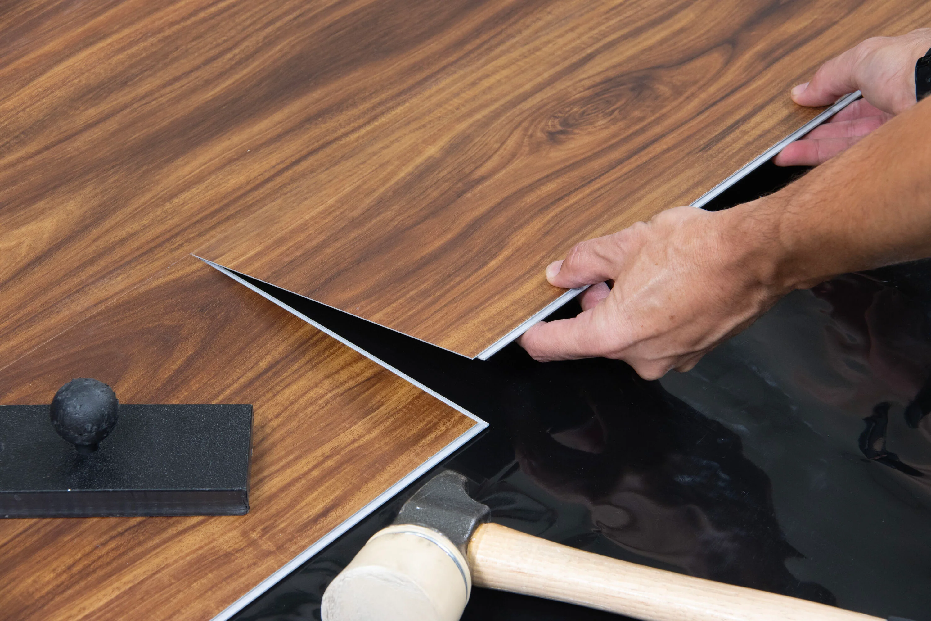 CALI Aqua Tough XL Island Acacia 20-mil x 9-in W x 60-in L Waterproof Interlocking Luxury Vinyl Plank Flooring - Image 7