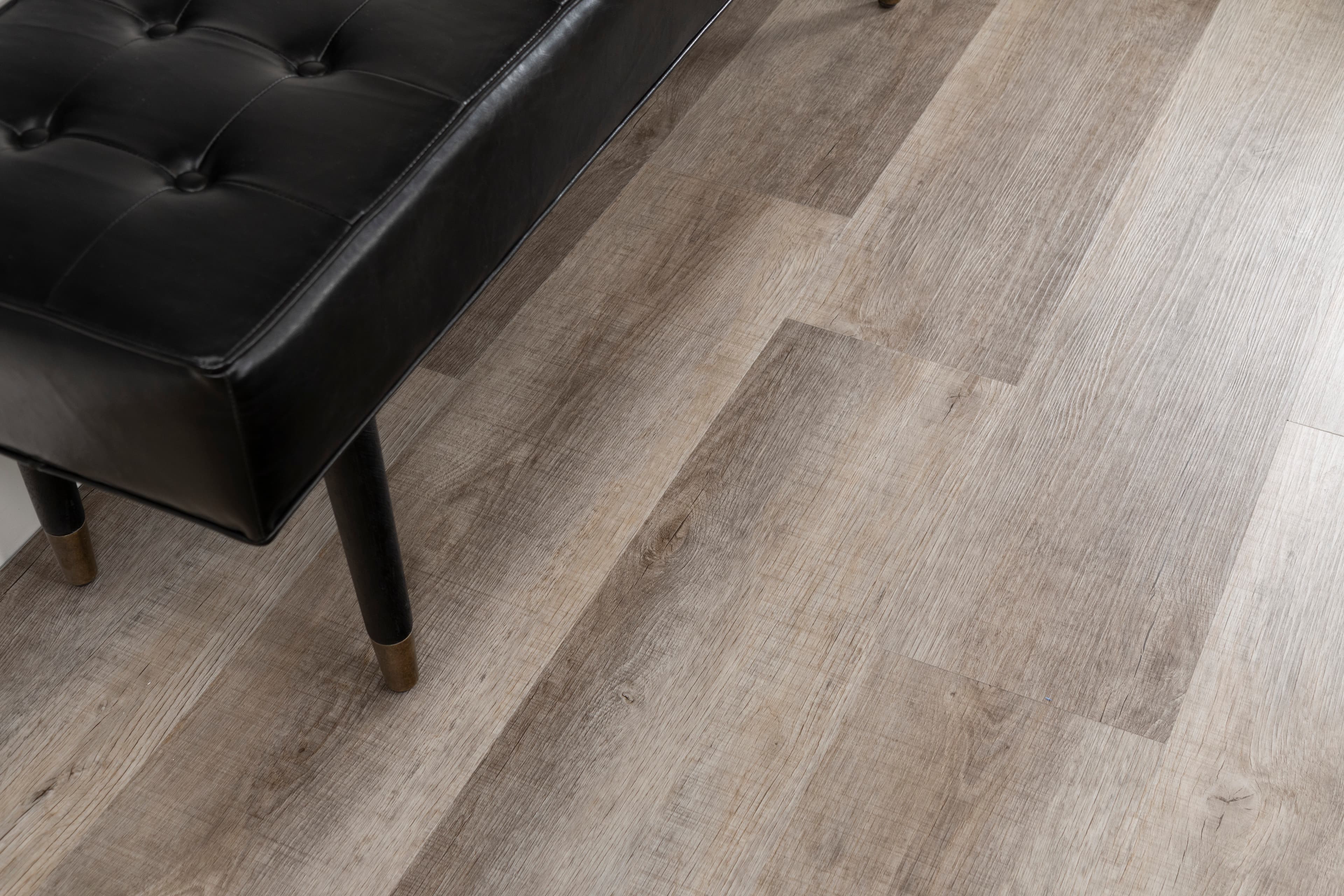 CALI Aqua Tough XL Seaswept Oak 4.7-mm x 9-in W x 60-in L Waterproof Luxury Vinyl Plank Flooring (37.54-sq ft/case) - Image 3