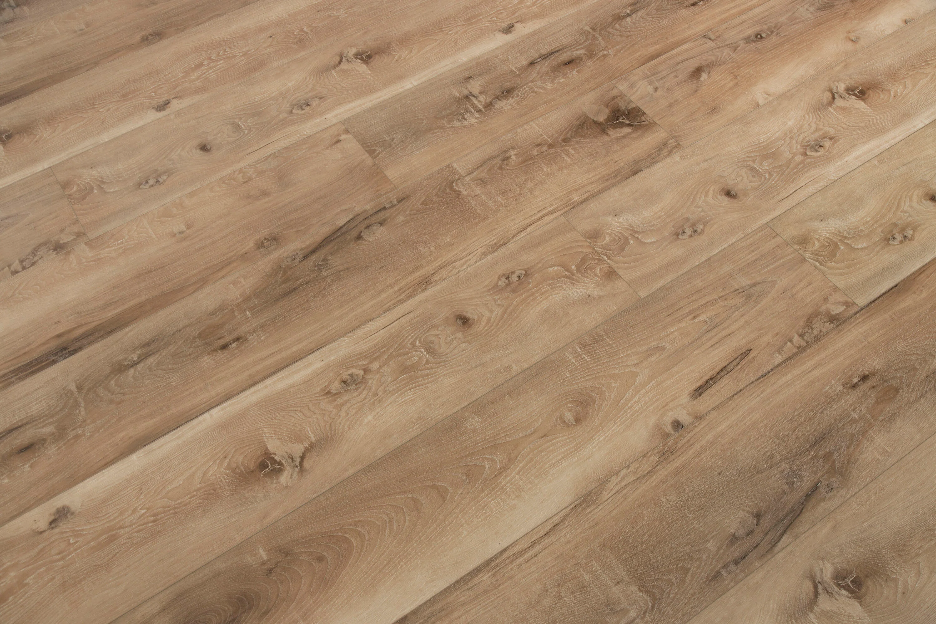 CALI Longboards Seaboard Oak 20‑mil x 9‑in W x 70‑in L Waterproof Interlocking Luxury Vinyl Plank Flooring, 26.62-sq ft Carton - Image 7