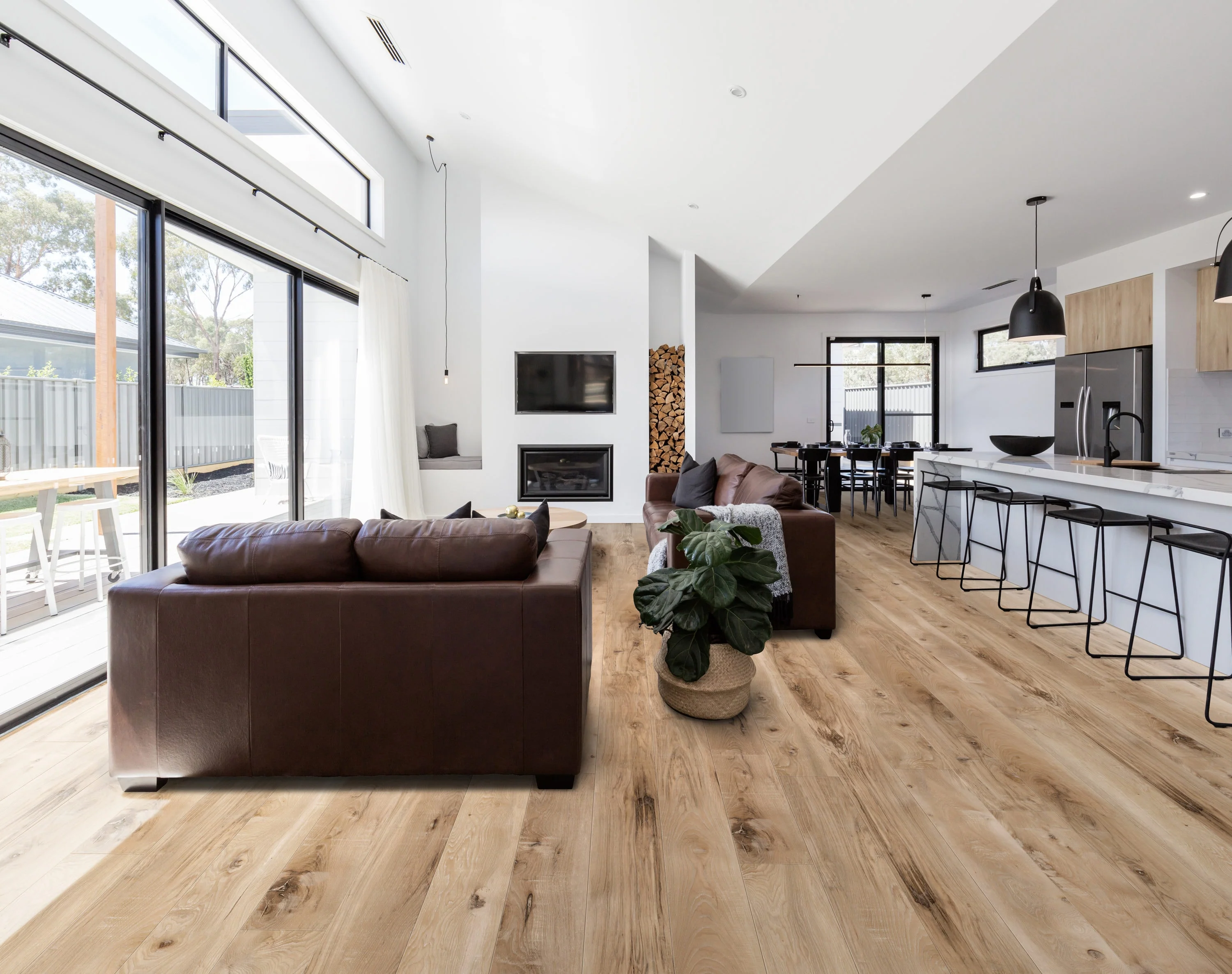 CALI Longboards Seaboard Oak 8-mm x 9-in W x 70-in L Waterproof Interlocking Luxury Vinyl Plank Flooring (26.62-sq ft/case) - Image 8