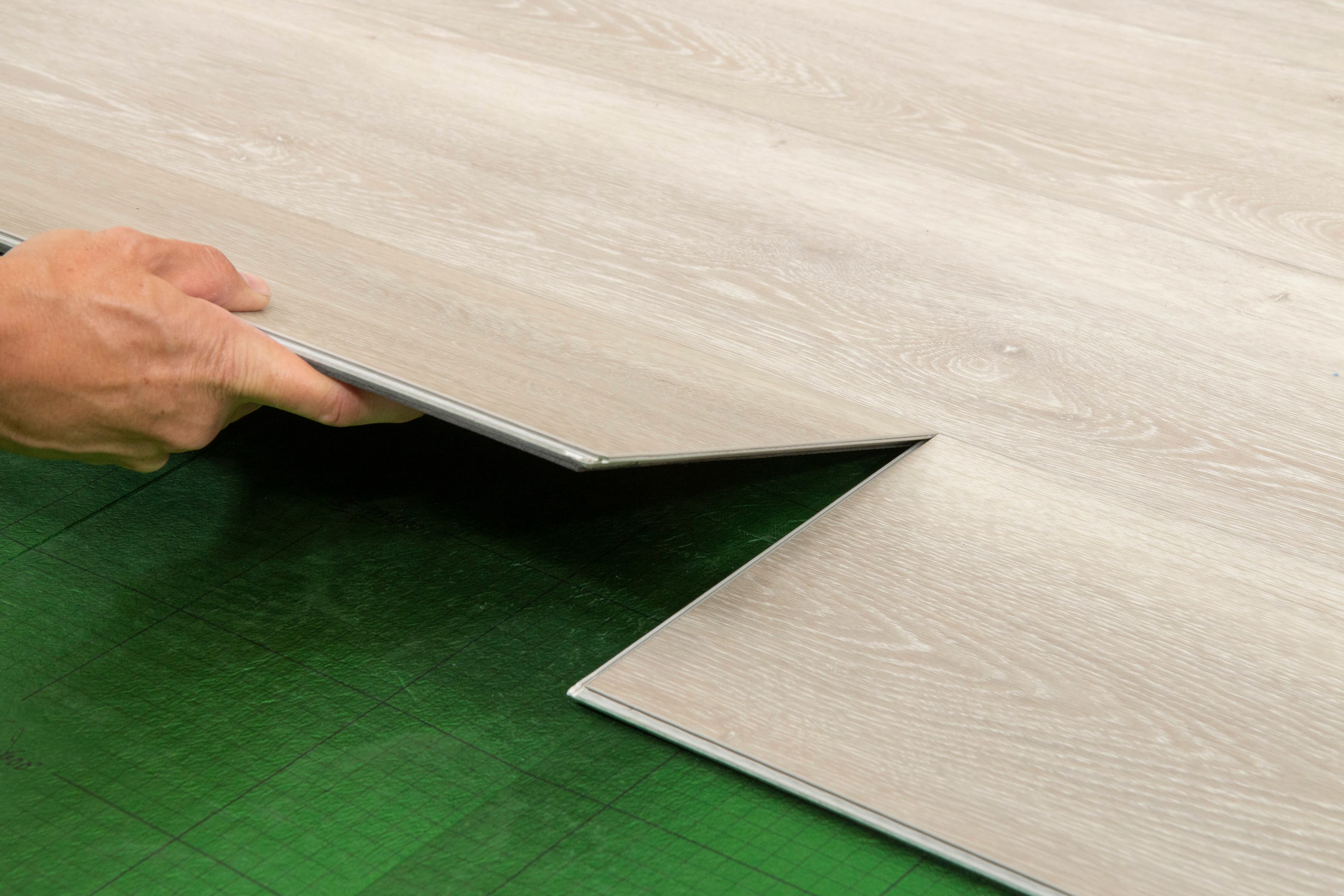 CALI Longboards Whitewater Oak 8-mm x 9-in W x 70-in L Waterproof Interlocking Luxury Vinyl Plank Flooring (26.62-sq ft/case) - Image 3