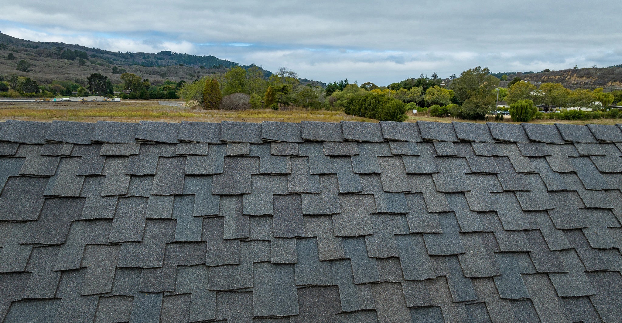 CertainTeed Mountain Ridge 10 in. Autumn Blend Hip & Ridge Shingles – 20 Linear Feet per Bundle - Image 4
