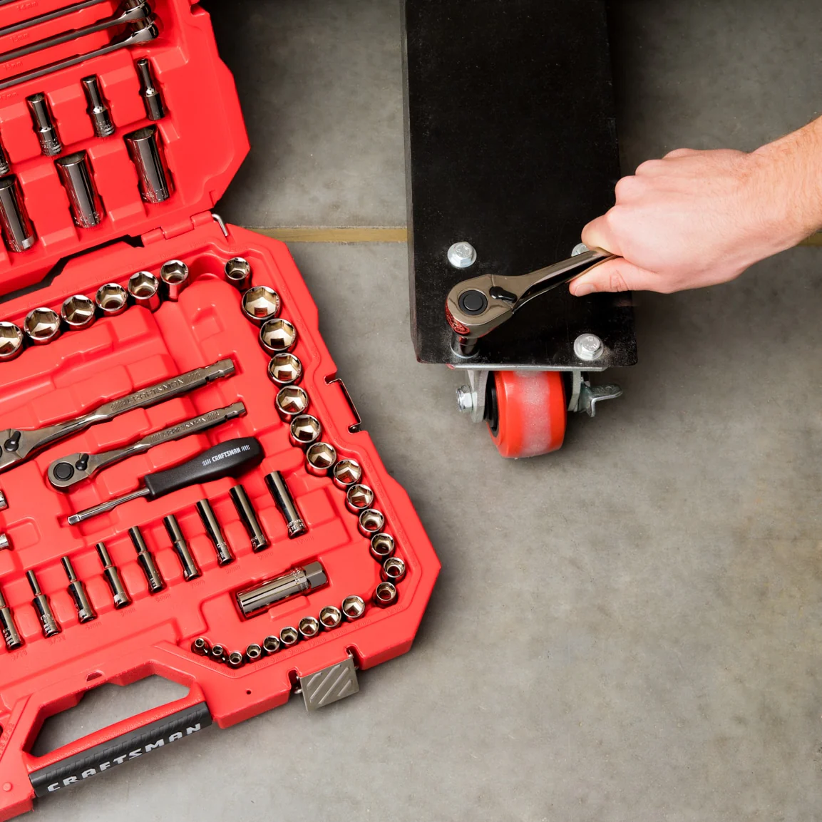 CRAFTSMAN 150-Piece Standard (SAE) and Metric Gunmetal Chrome Mechanics Tool Set with Hard Case, 1/4-in, 3/8-in, 1/2-in Drive - Image 6