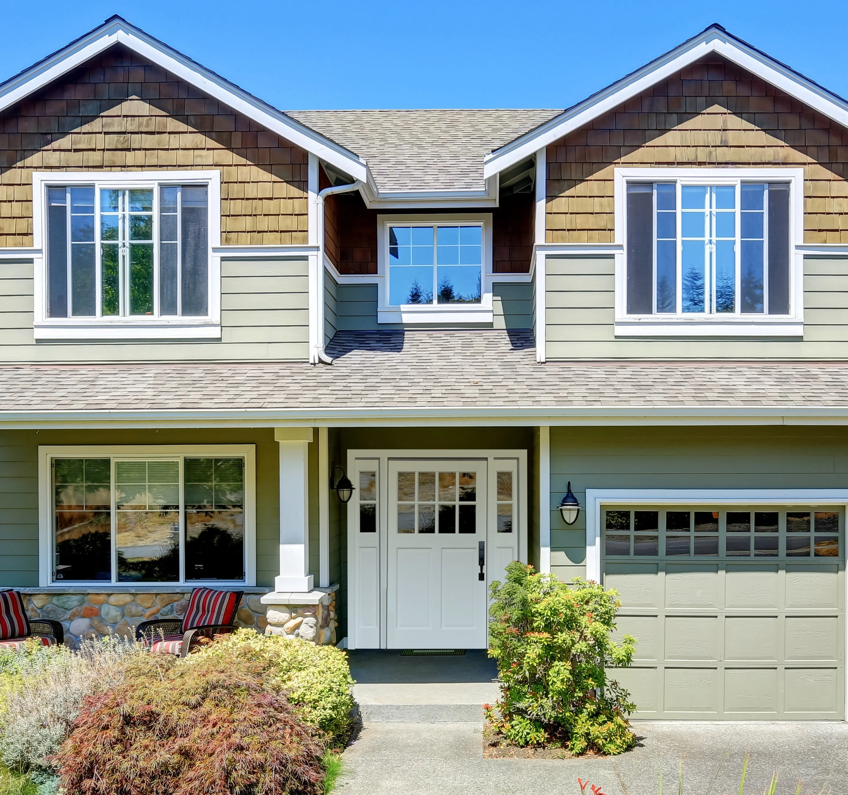 Creative Entryways Craftsman 2/3 Lite Painted Prehung Front Door with Sidelights and Brickmould - Image 3