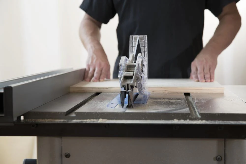 DELTA 10-in Carbide-Tipped Blade 13-Amp Table Saw - Image 3