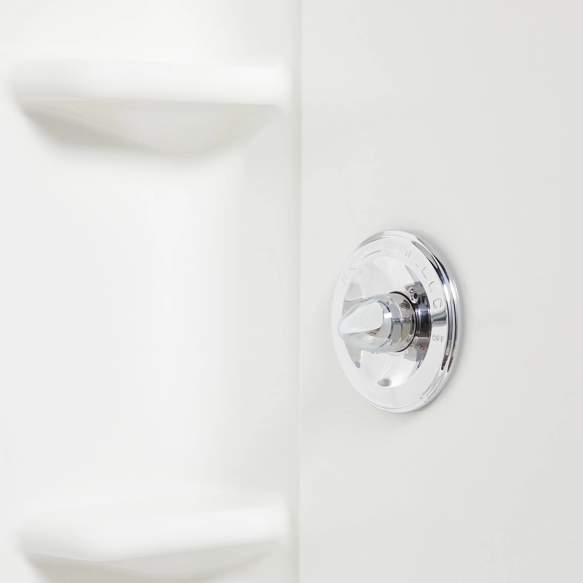 Delta Classic Chrome 4-in Bathtub/Shower Volume Control Trim, Single-Lever Handle (T13020) - Image 2