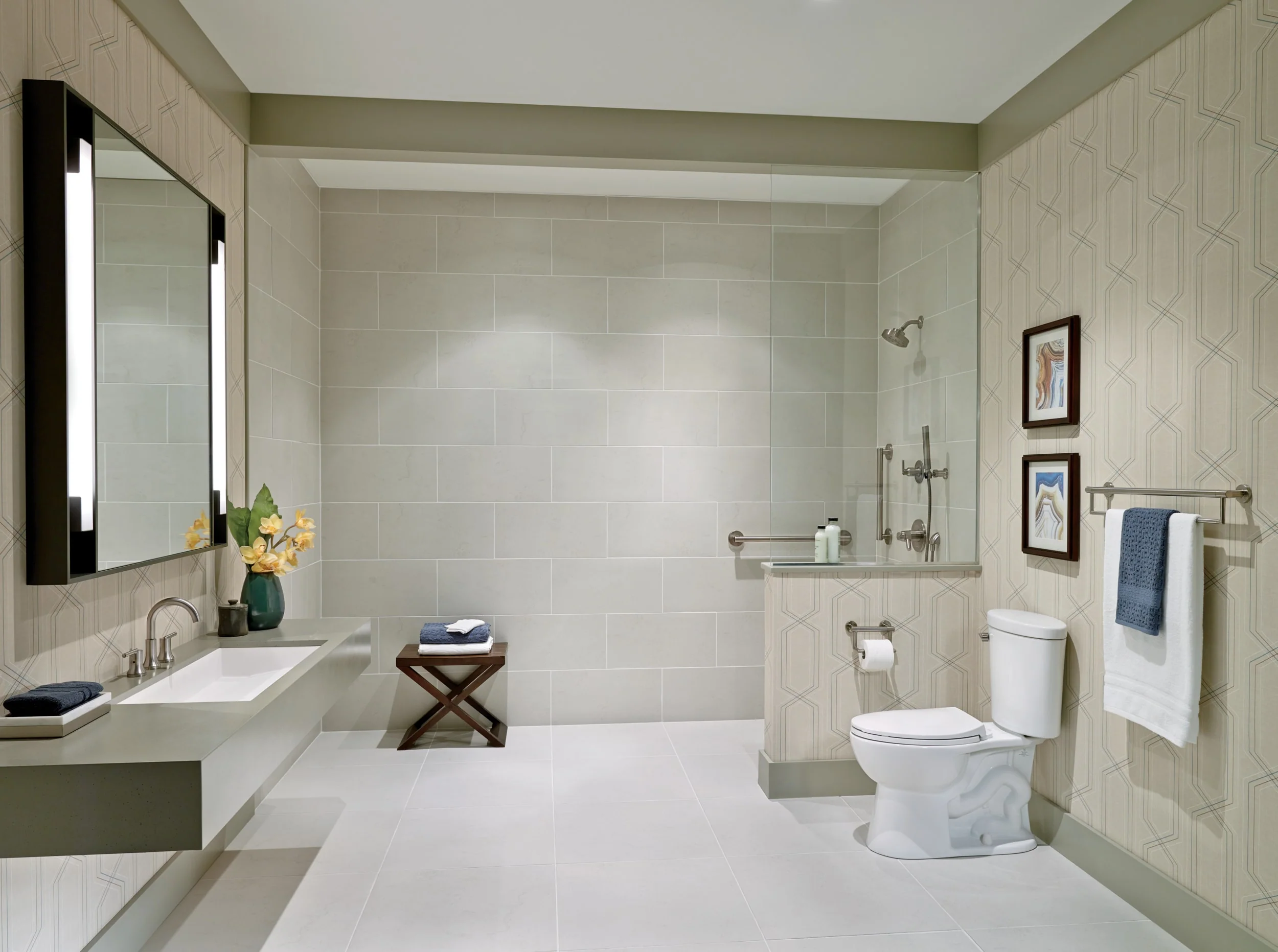 Delta Contemporary 24-in Polished Chrome Wall Mount ADA-Compliant Grab Bar - Image 7