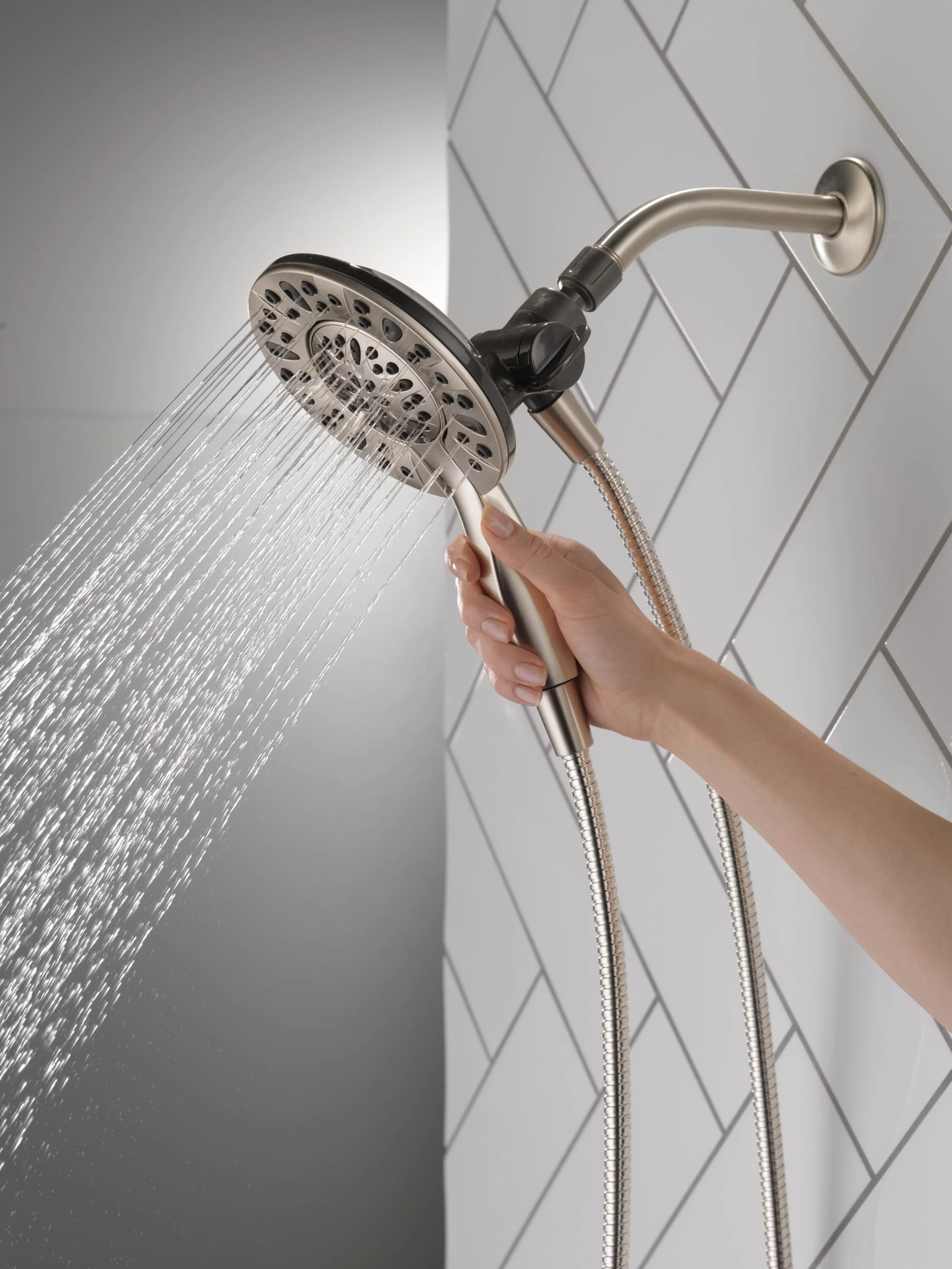Delta In2ition Universal Showering Components Satin Nickel 4-Spray Dual/Combo Shower Head, 6-in, 2.5 GPM (9.5 LPM) - Image 2