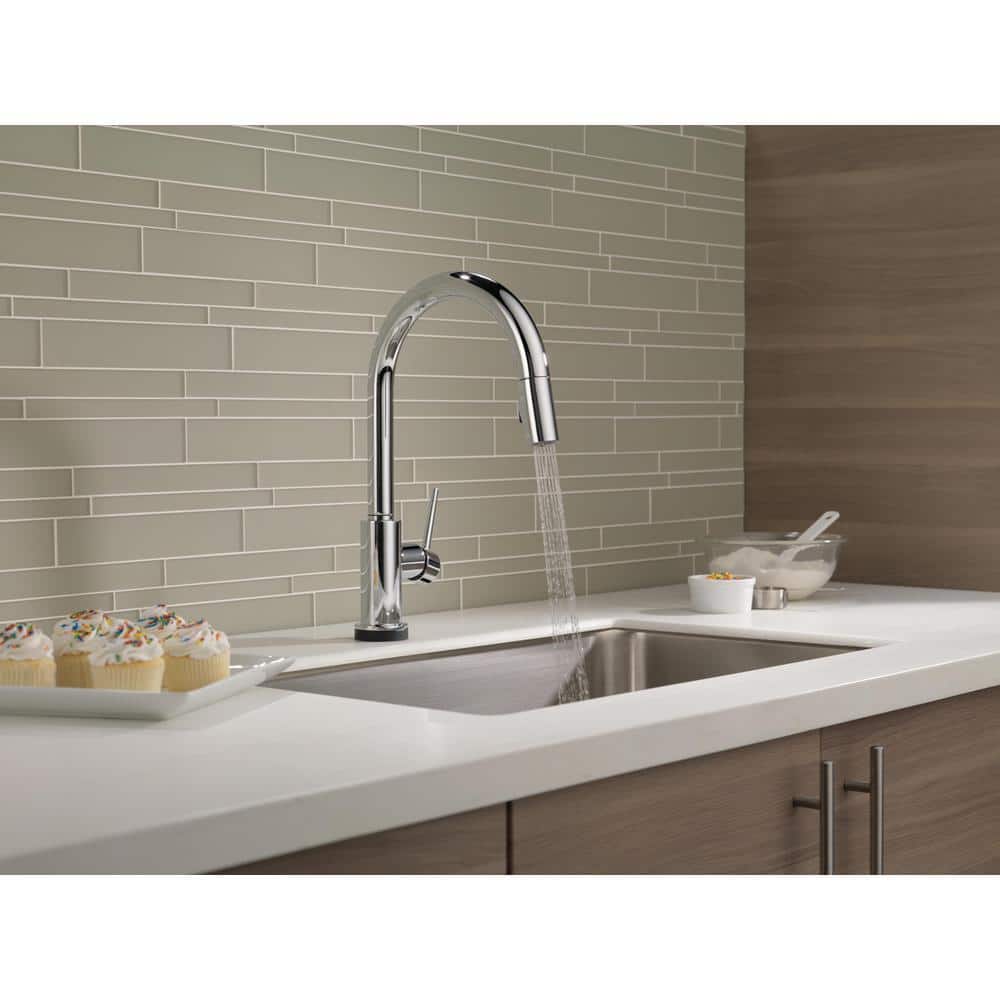 Delta Trinsic Touch2O Single-Handle Pull-Down Kitchen Faucet, Deck Mount, Chrome, 16.19 in Height - Image 7
