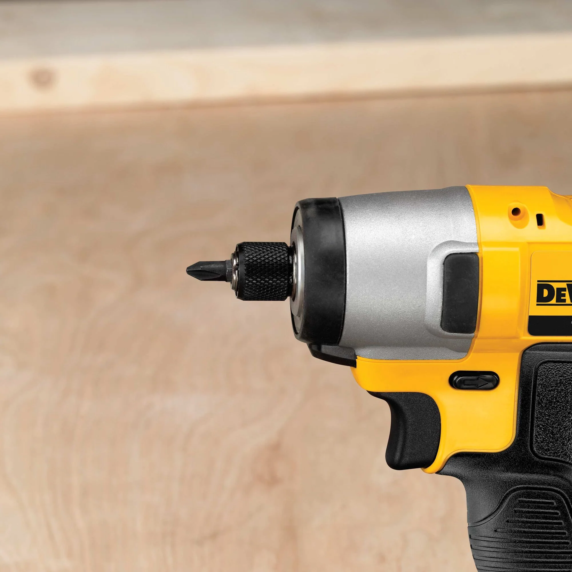 DEWALT 12-Volt MAX Variable Speed Cordless Impact Driver Kit with 2 Batteries, Charger & Bag (DCF815S2) - Image 8