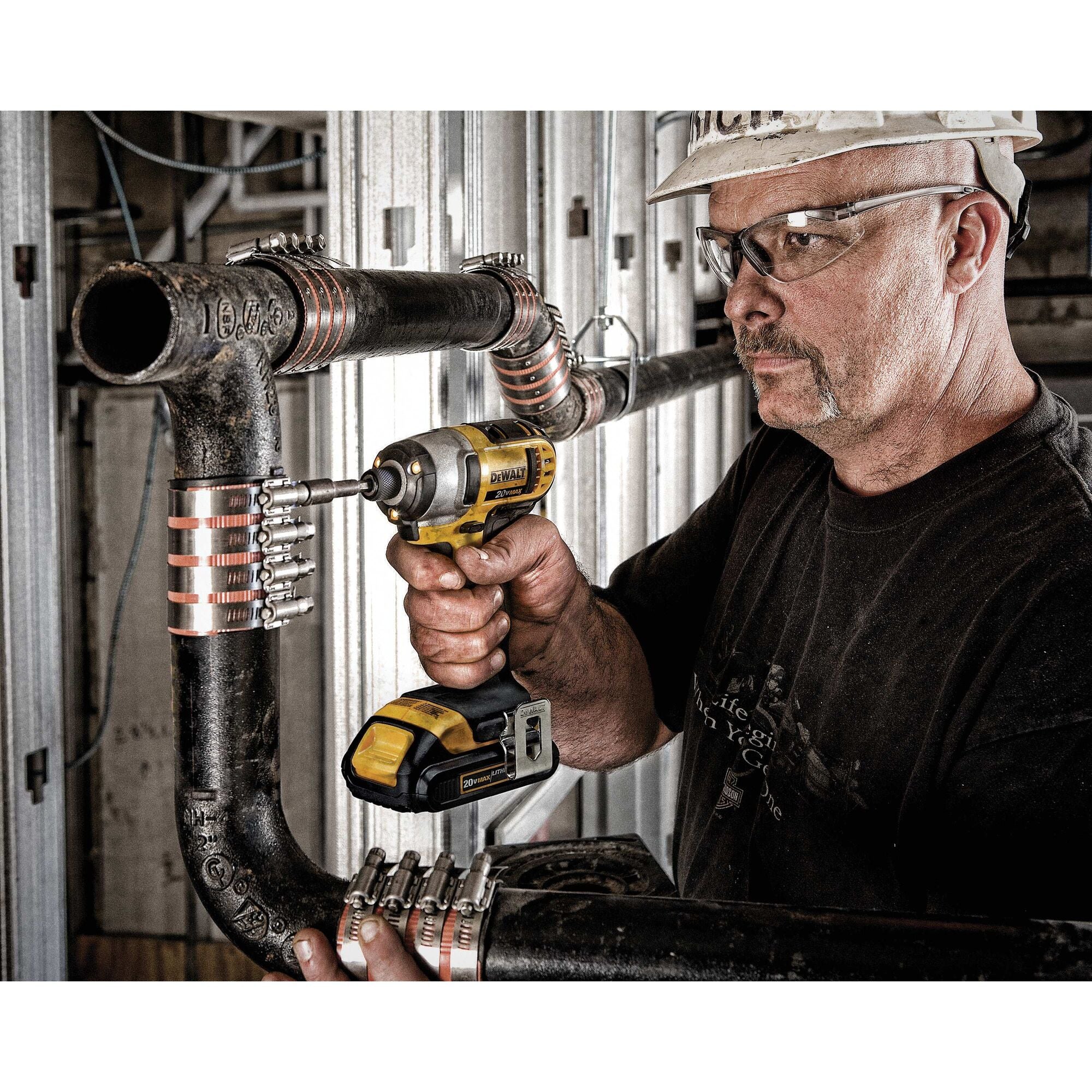 DEWALT 20-Volt MAX Variable Speed Cordless Impact Driver Kit with 2 Batteries, Charger & Bag - Image 5