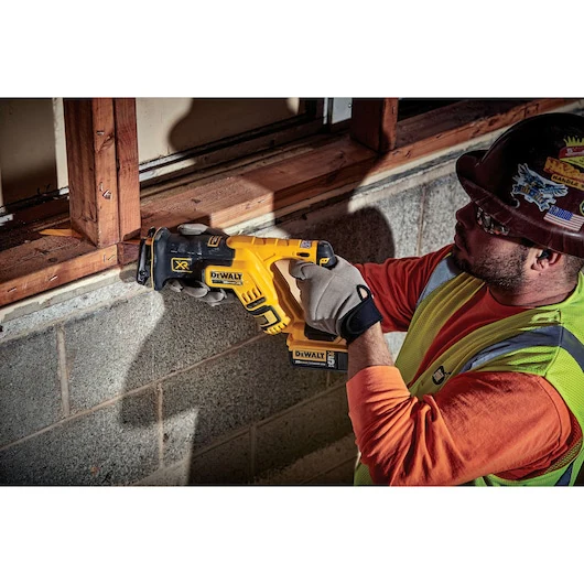 DEWALT 20-Volt MAX XR Cordless Brushless Compact Reciprocating Saw Kit with Two 5.0Ah Batteries, Charger and Bag - Image 3