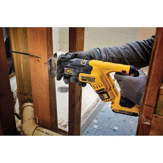DEWALT 20-Volt MAX XR Cordless Brushless Compact Reciprocating Saw Kit with Two 5.0Ah Batteries, Charger and Bag - Image 5