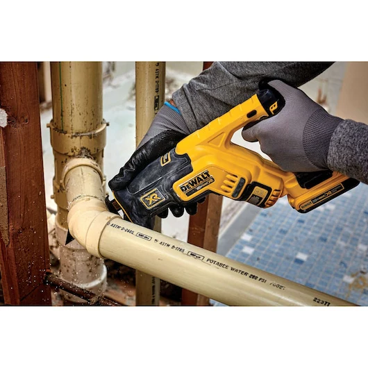 DEWALT 20-Volt MAX XR Cordless Brushless Compact Reciprocating Saw Kit with Two 5.0Ah Batteries, Charger and Bag - Image 6