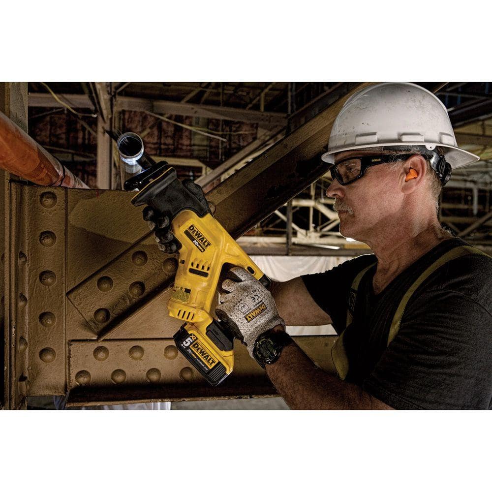 DEWALT 20V MAX Li-Ion Cordless Compact Reciprocating Saw Kit – Tool-Only + (2) 5.0Ah Batteries, Charger & Bag - Image 4