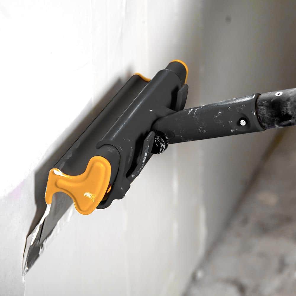 DEWALT Drywall Skimming Blade Set with 10 in., 16 in., 24 in. Blades and 37 in. to 63 in. Extension Handle - Image 7