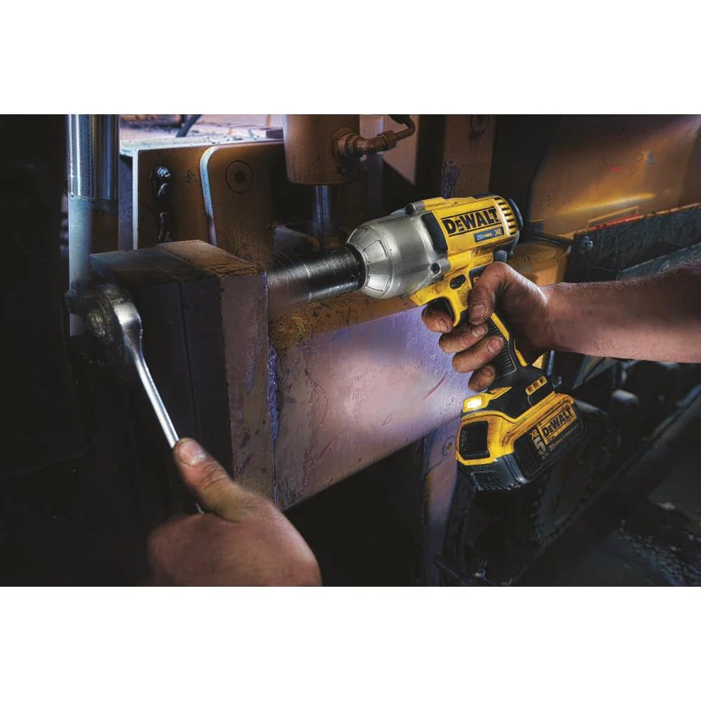 DEWALT XR 20-Volt Max Variable Speed Brushless 1/2-in Drive Cordless Impact Wrench Kit, DCF899P2 (2 Batteries, Charger, Bag) - Image 5