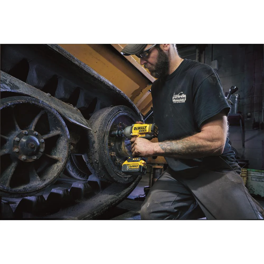 DEWALT XR 20-Volt Max Variable Speed Brushless 1/2-in Drive Cordless Impact Wrench Kit, DCF899P2 (2 Batteries, Charger, Bag) - Image 7