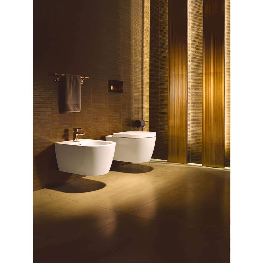 Duravit ME by Starck Wall-Mounted Bidet in White with Vertical Spray - Image 6