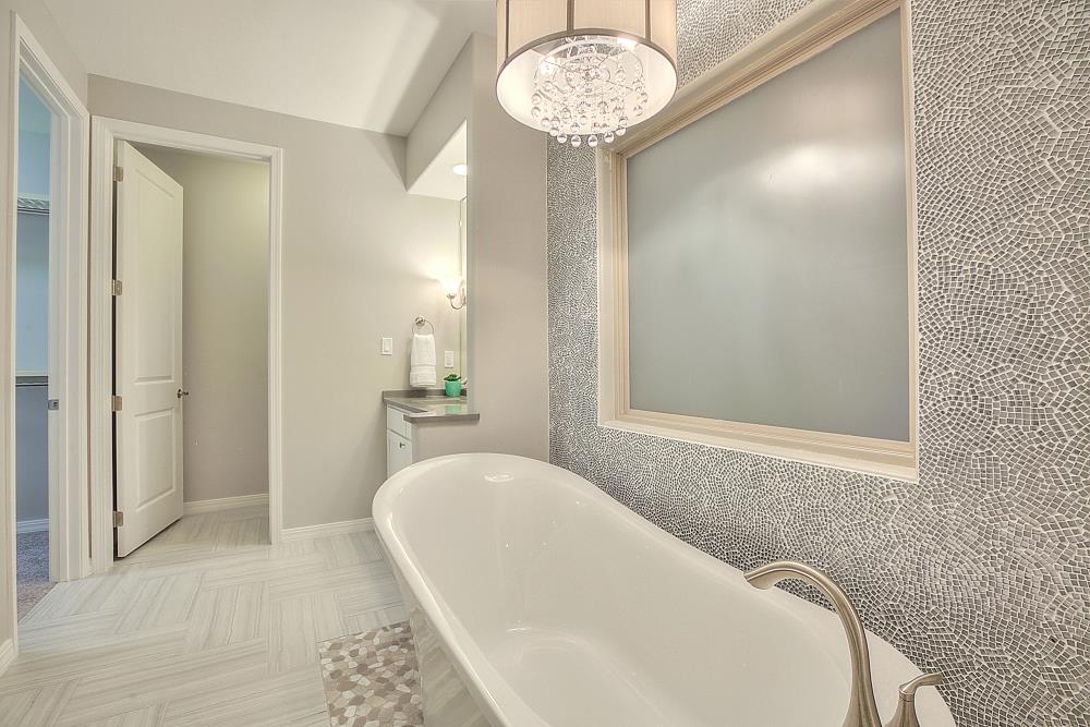 Emser Chronicle Era Porcelain Border Tile, Glazed, 12-in x 12-in (Actual 11.69-in x 11.69-in) - Image 3