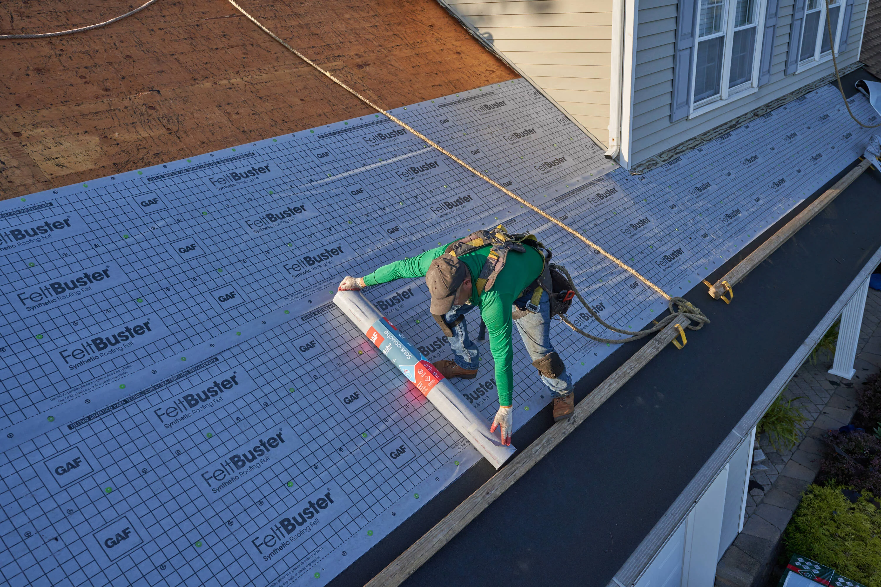 GAF FeltBuster Synthetic Roof Underlayment, 48 in x 250 ft (1000 sq ft) - Image 4